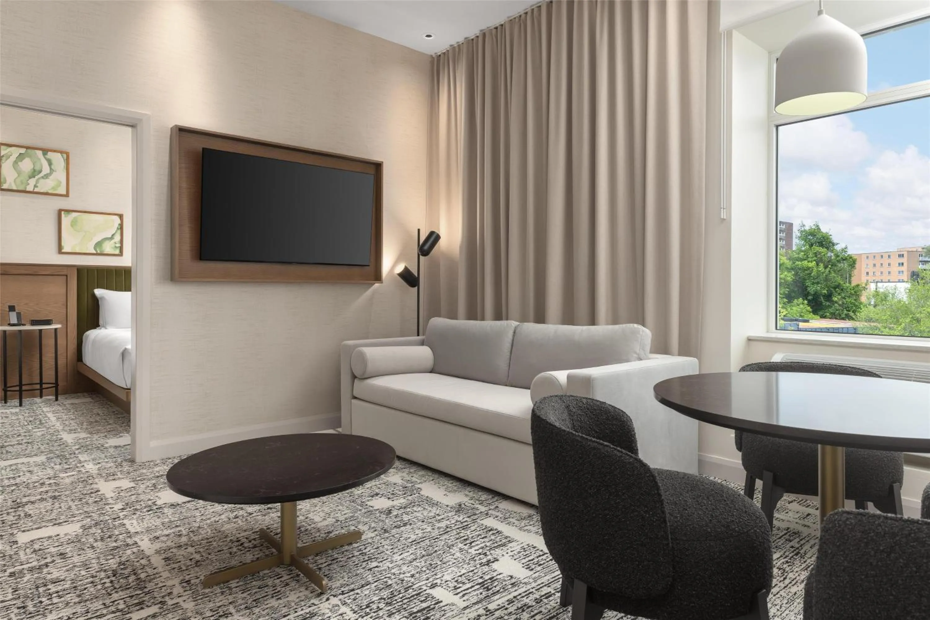 TV and multimedia in Hotel Railwayparc Montreal, Tapestry Collection By Hilton