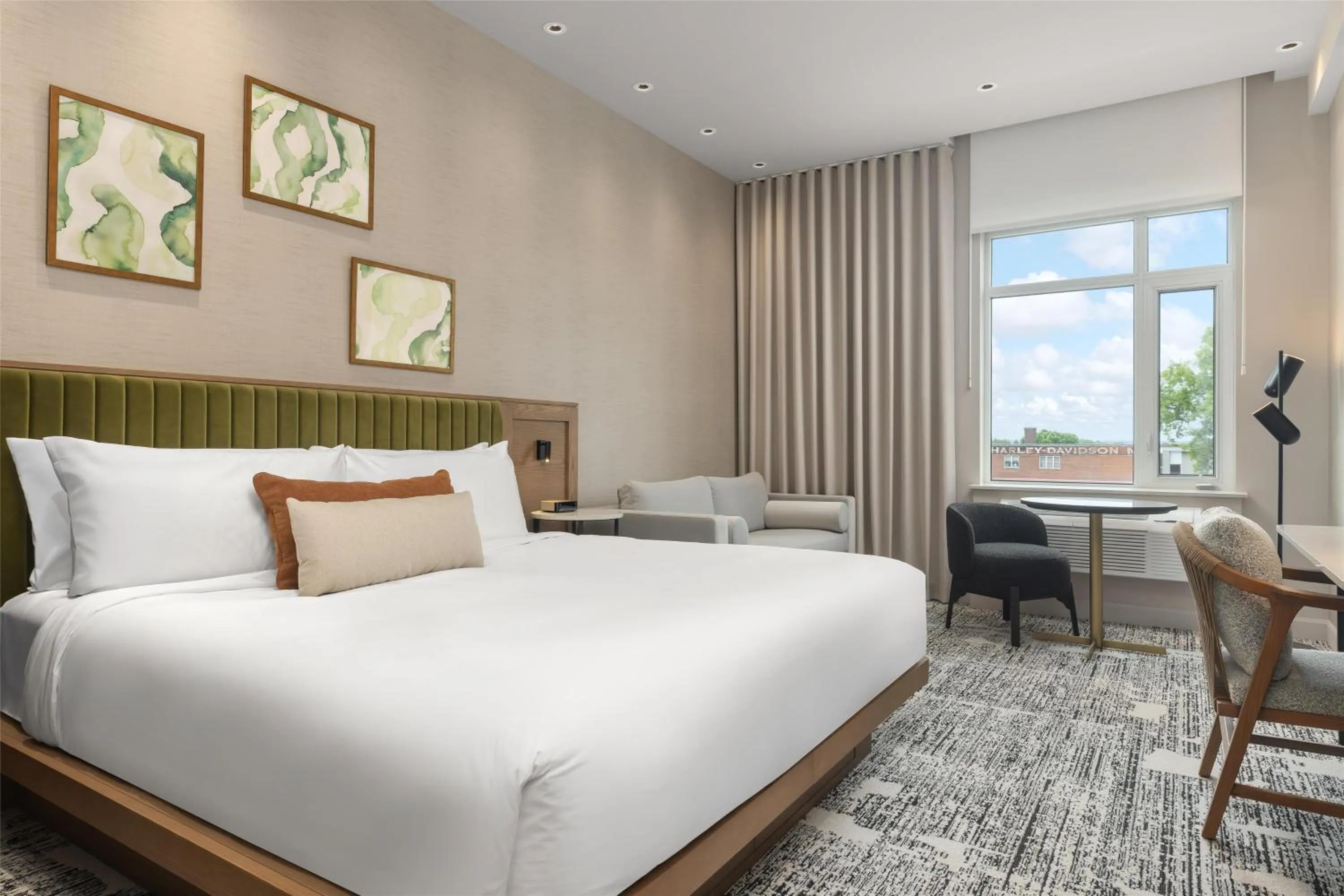 Seating area, Bed in Hotel Railwayparc Montreal, Tapestry Collection By Hilton