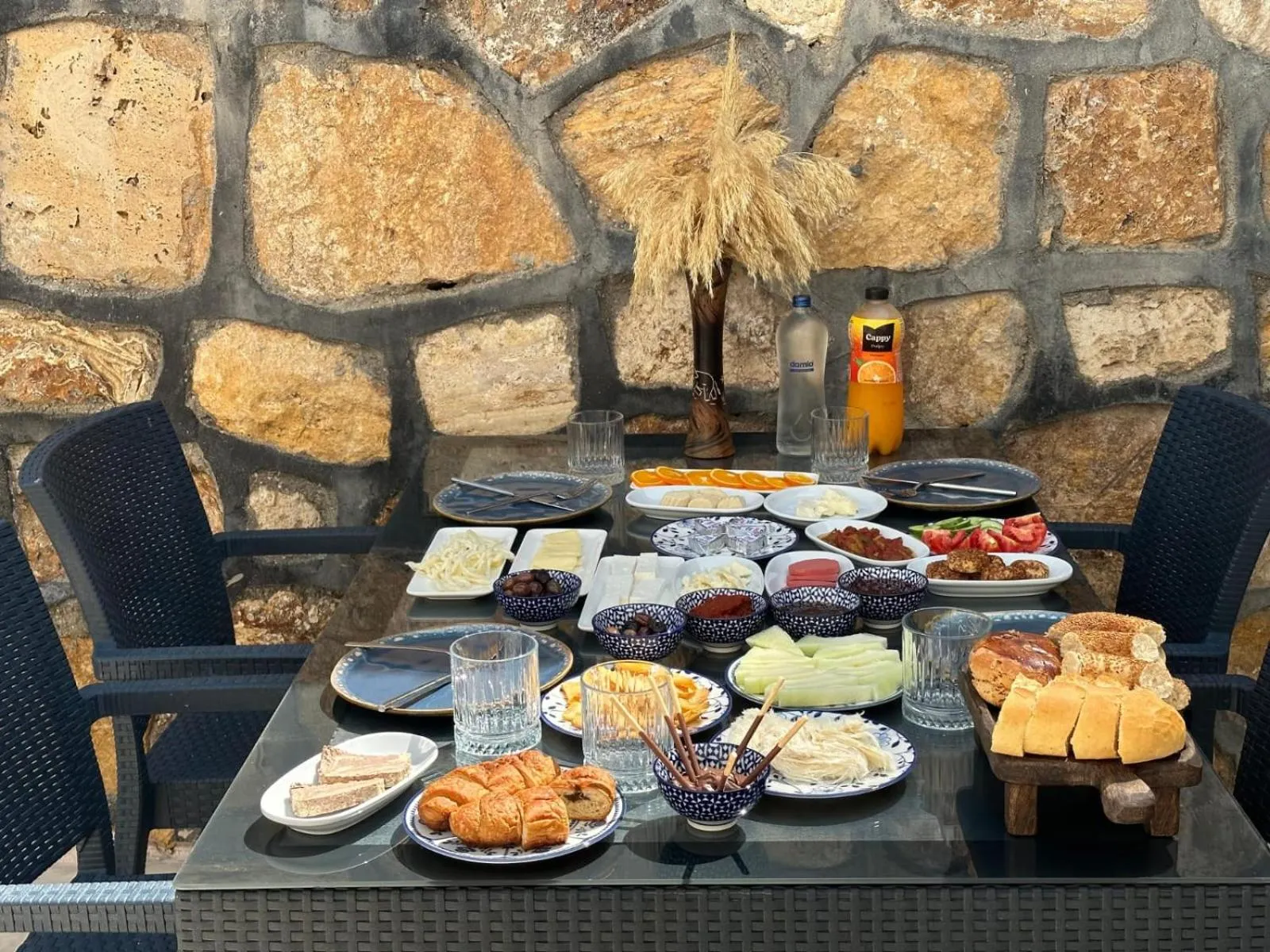 Breakfast in Tikir House