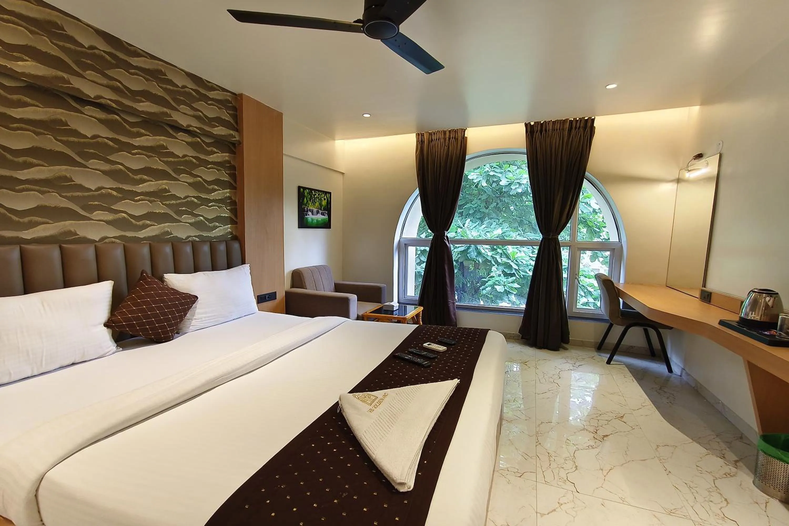 Bed in The Golden Arc