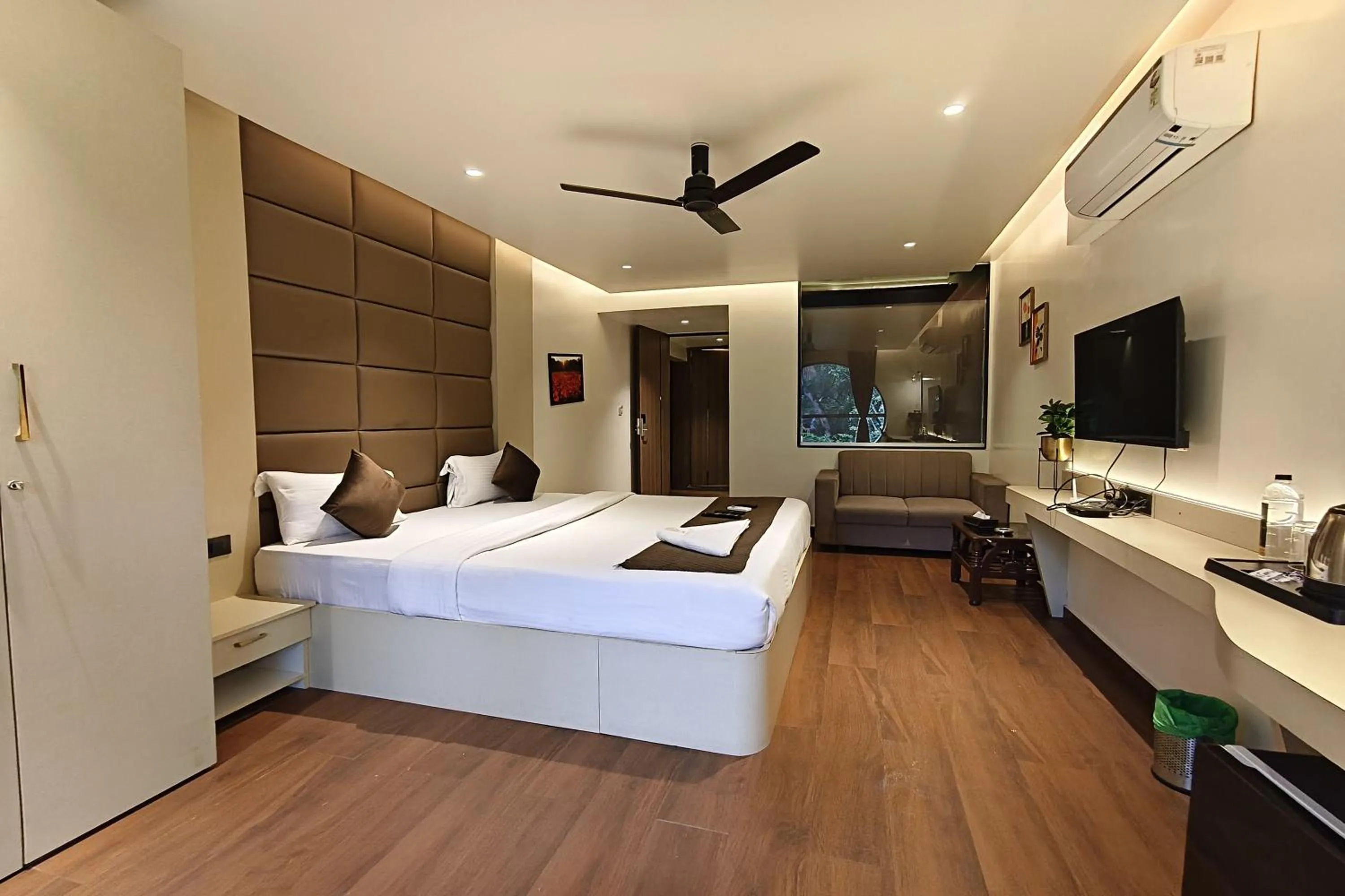 Bed in The Golden Arc