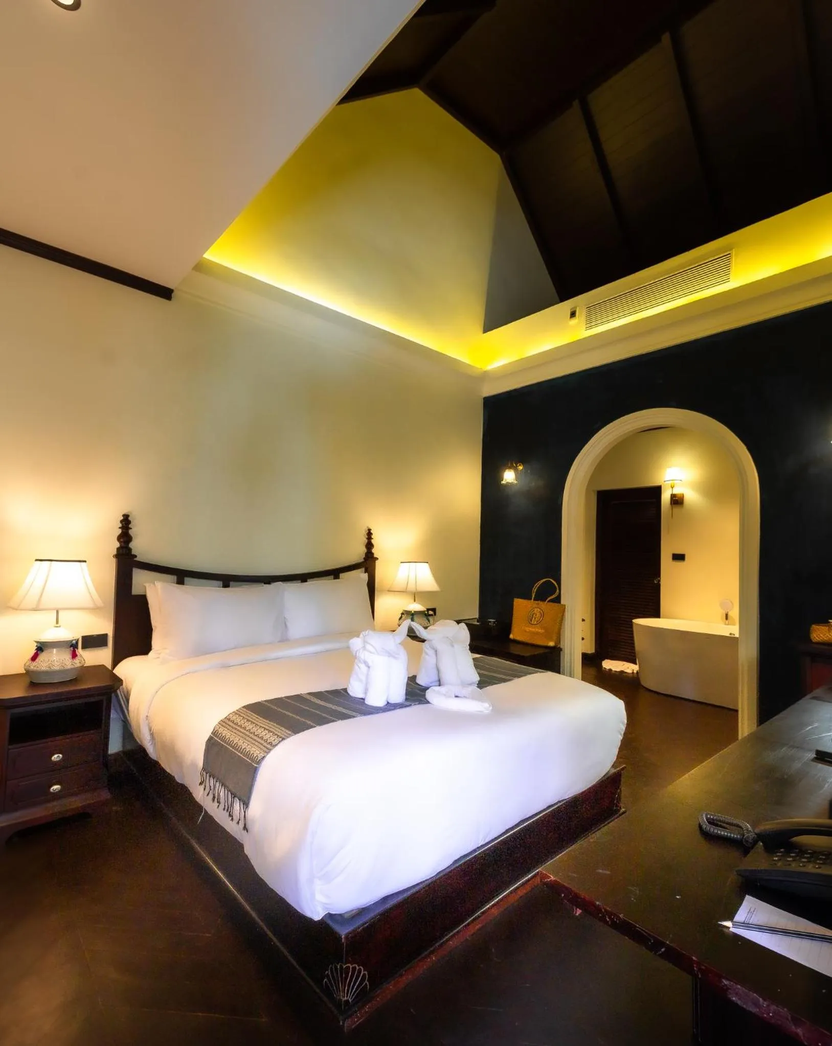 Bed in Sengphachanh Heritage Boutique