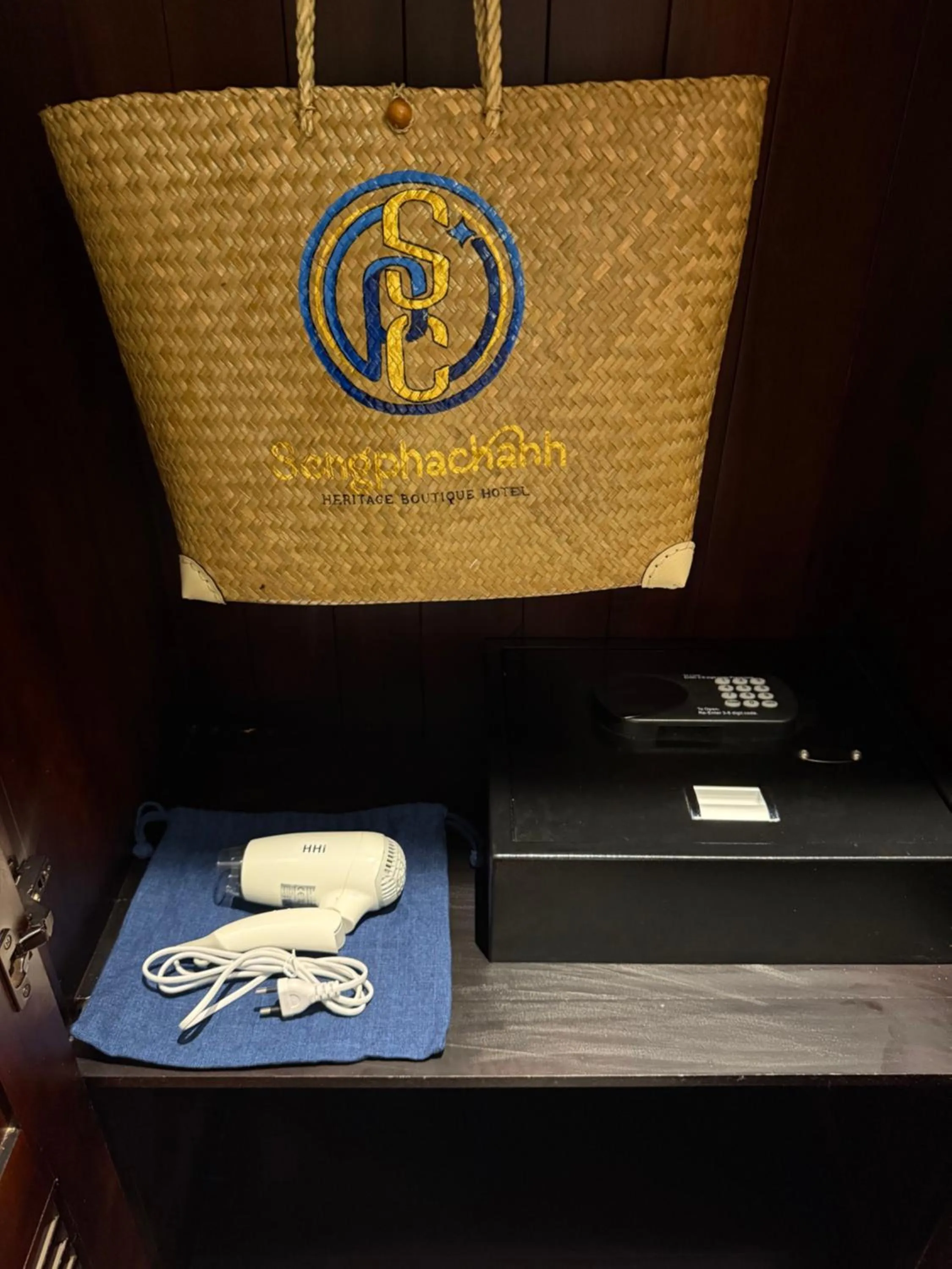 hair dryier in Sengphachanh Heritage Boutique