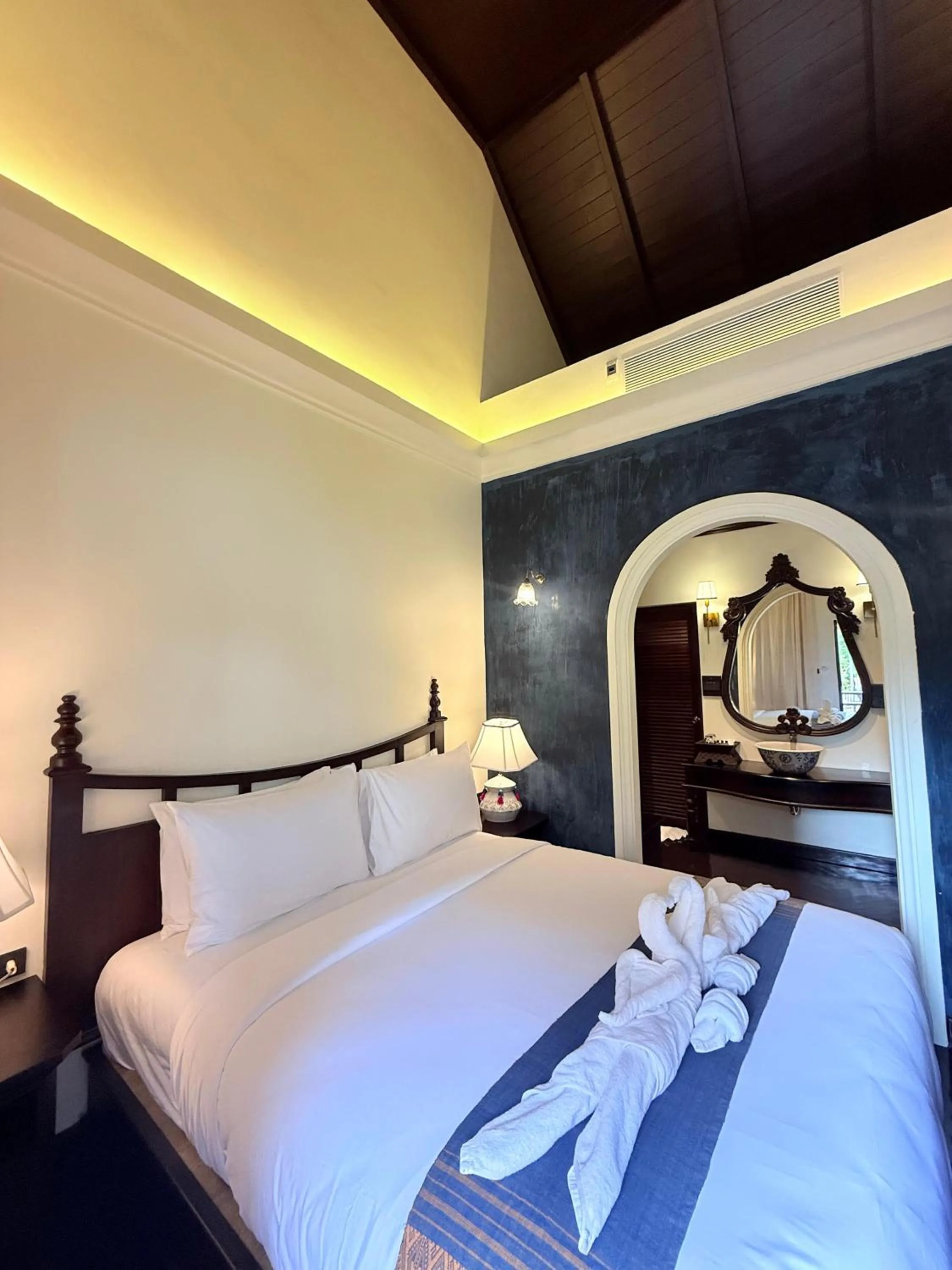 Bed in Sengphachanh Heritage Boutique