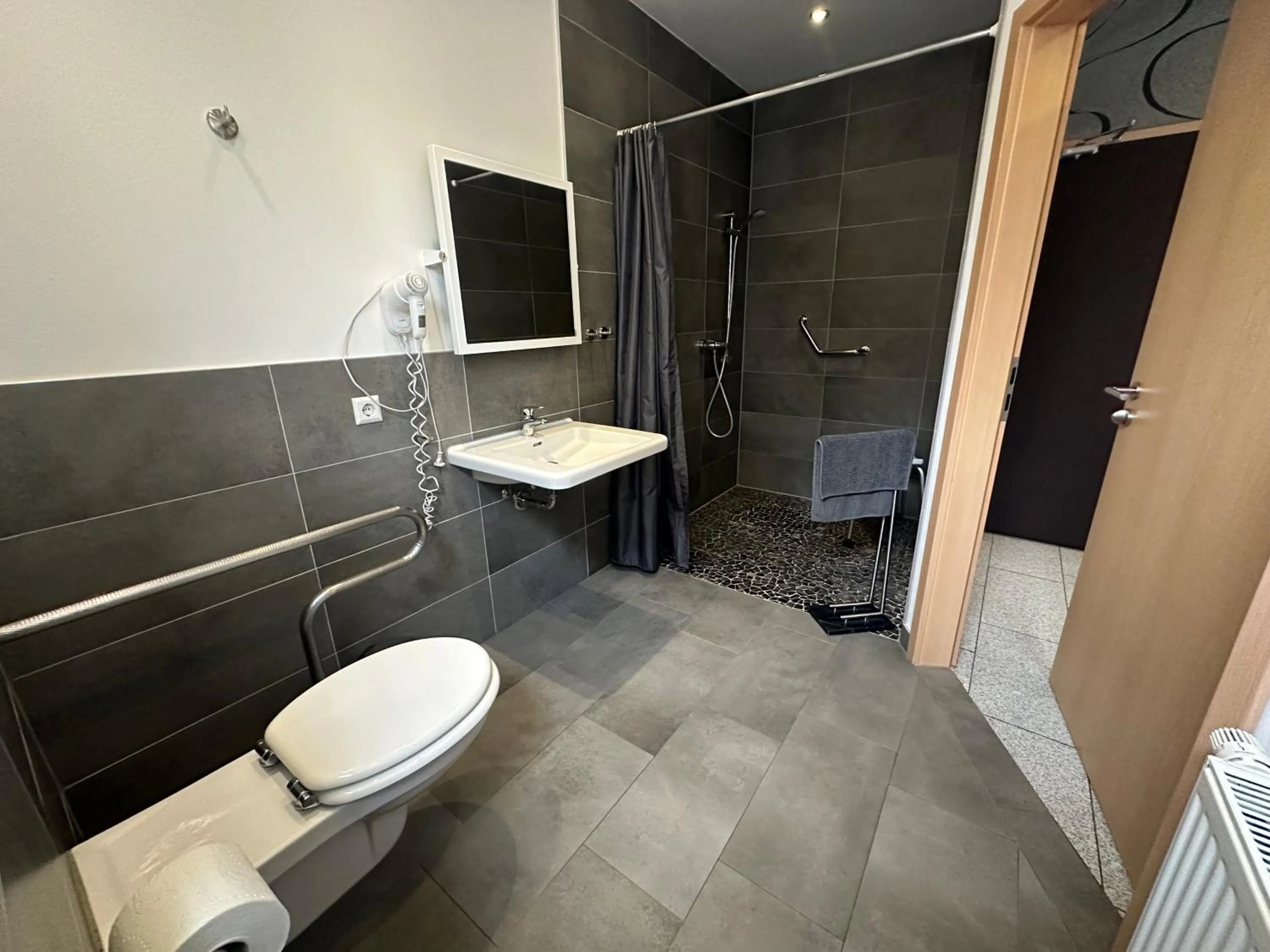 Bathroom in Nella Parkhotel