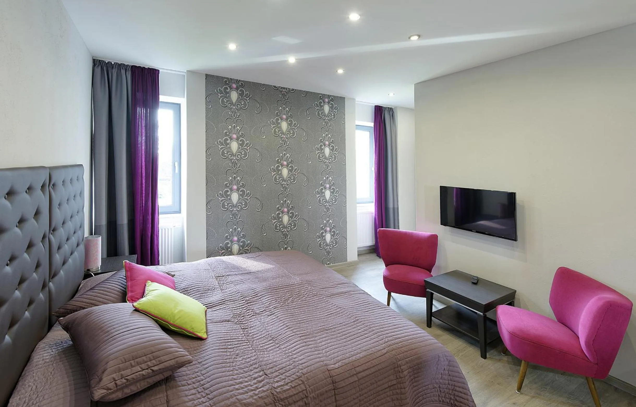 Photo of the whole room, Bed in Nella Parkhotel