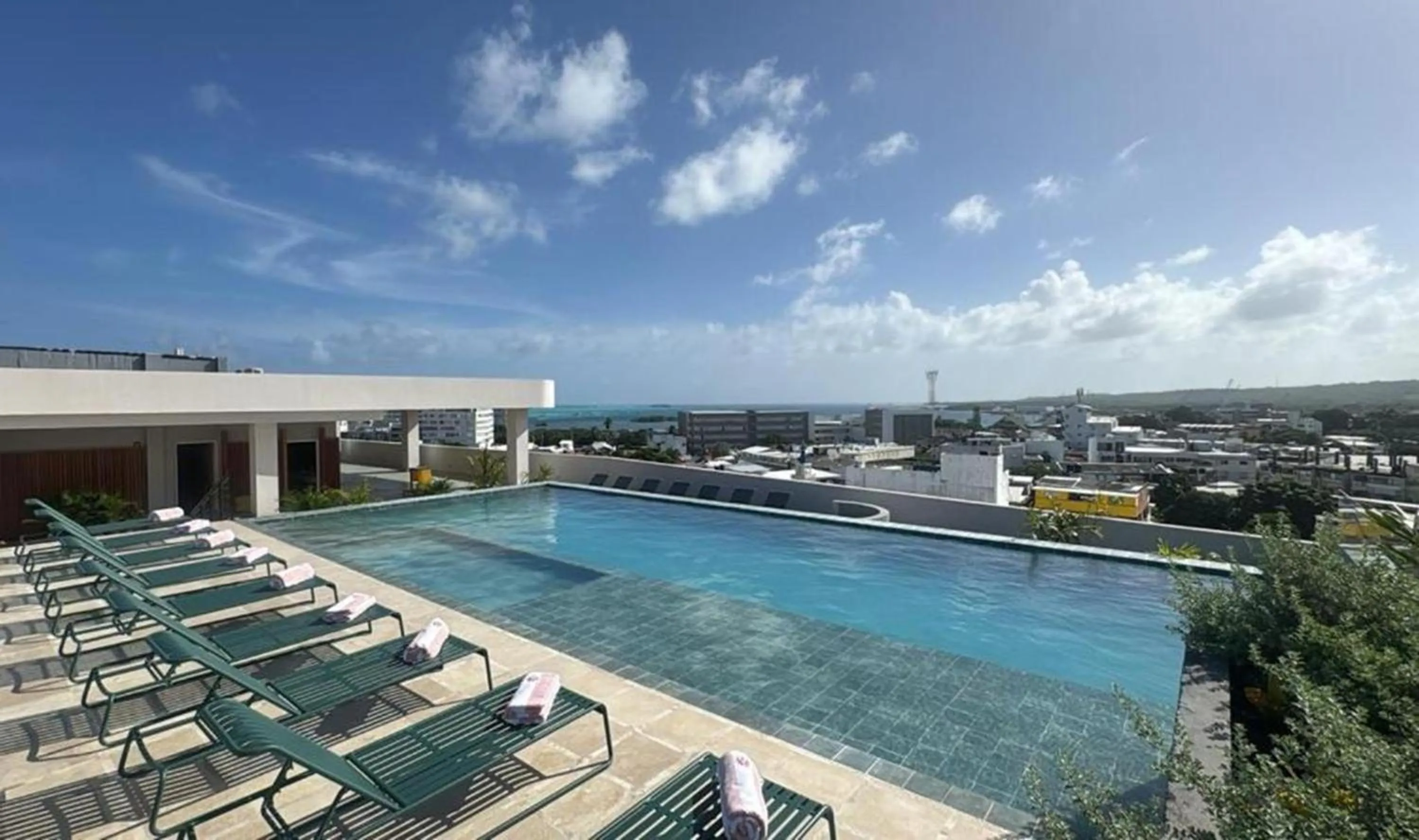 Swimming pool in Zapadilly Tree Hotel