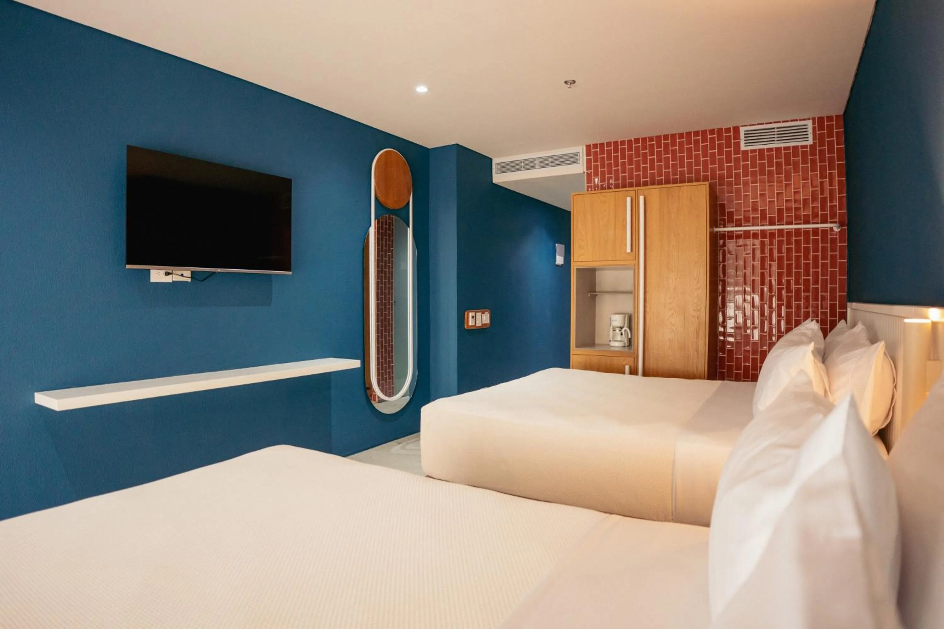 Bed in Zapadilly Tree Hotel