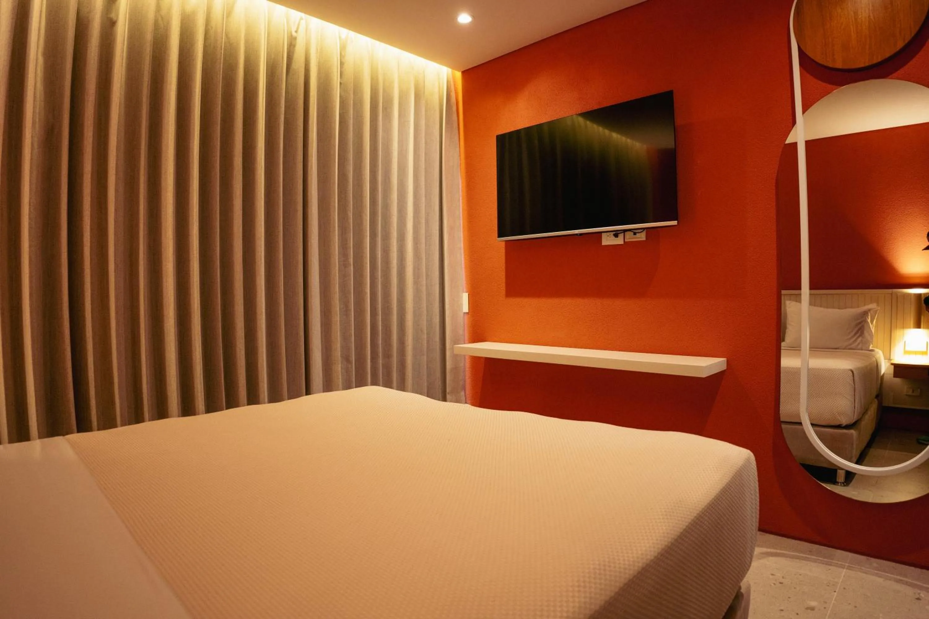 Bed in Zapadilly Tree Hotel