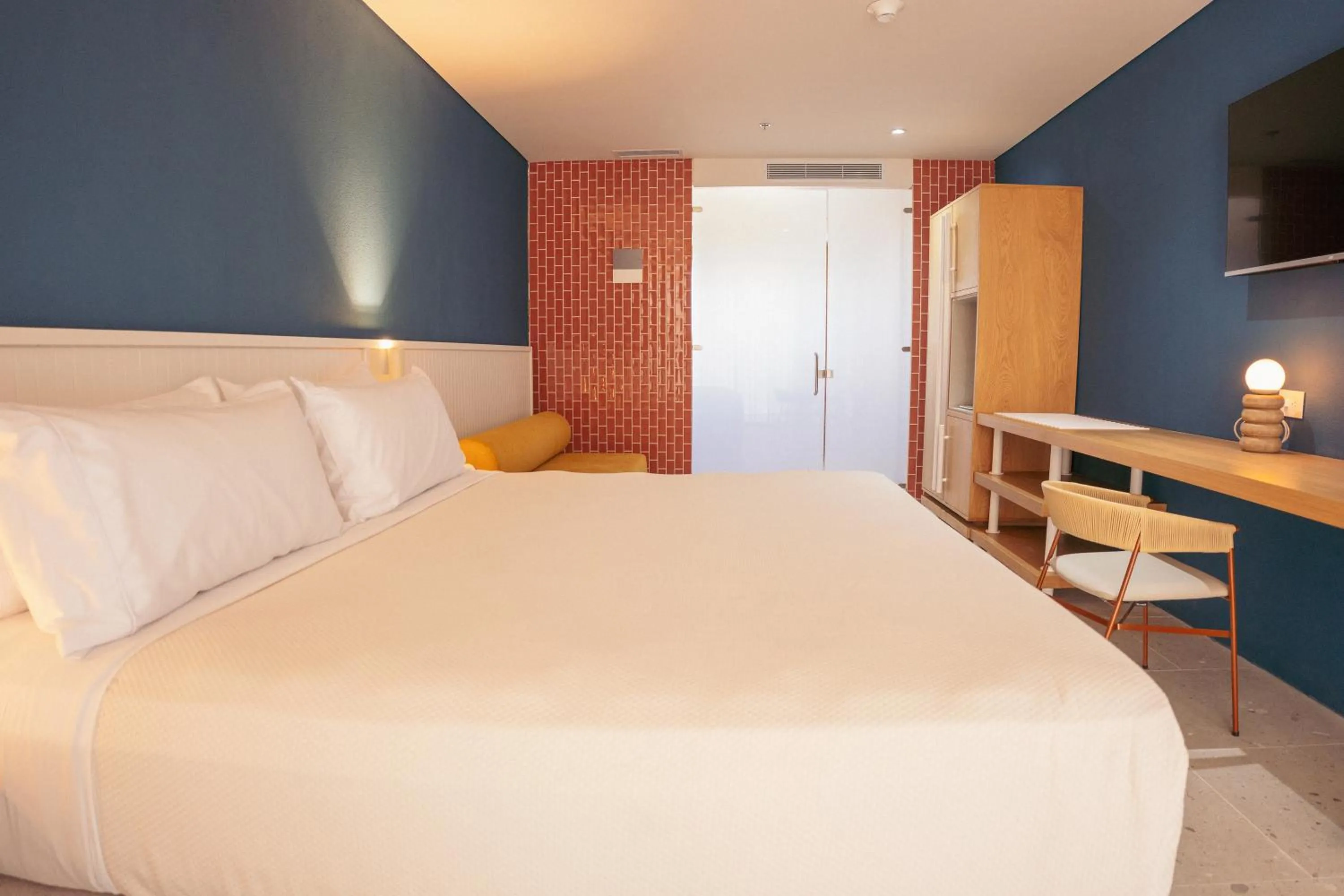 Bed in Zapadilly Tree Hotel