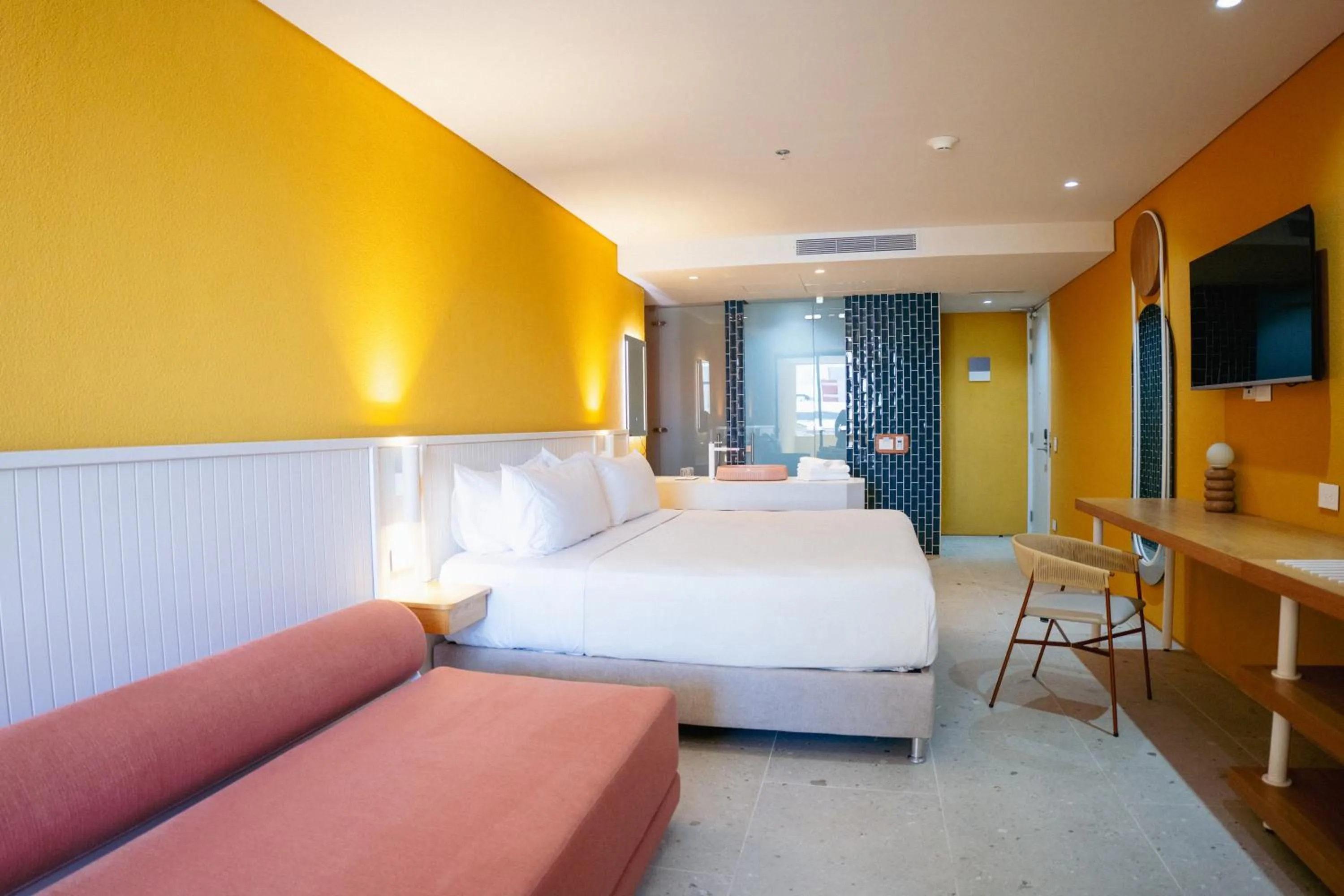 Bed in Zapadilly Tree Hotel