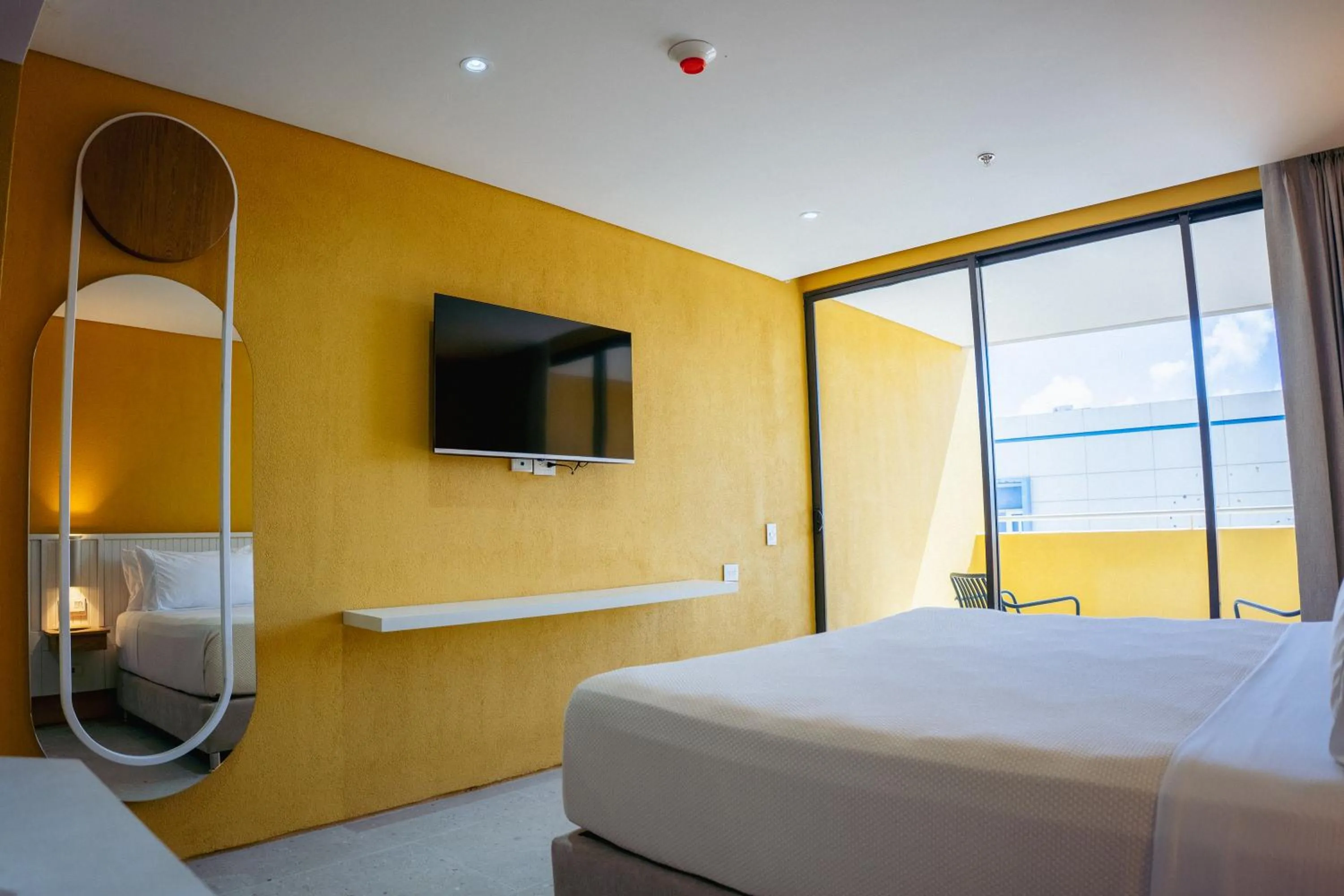 Bed in Zapadilly Tree Hotel