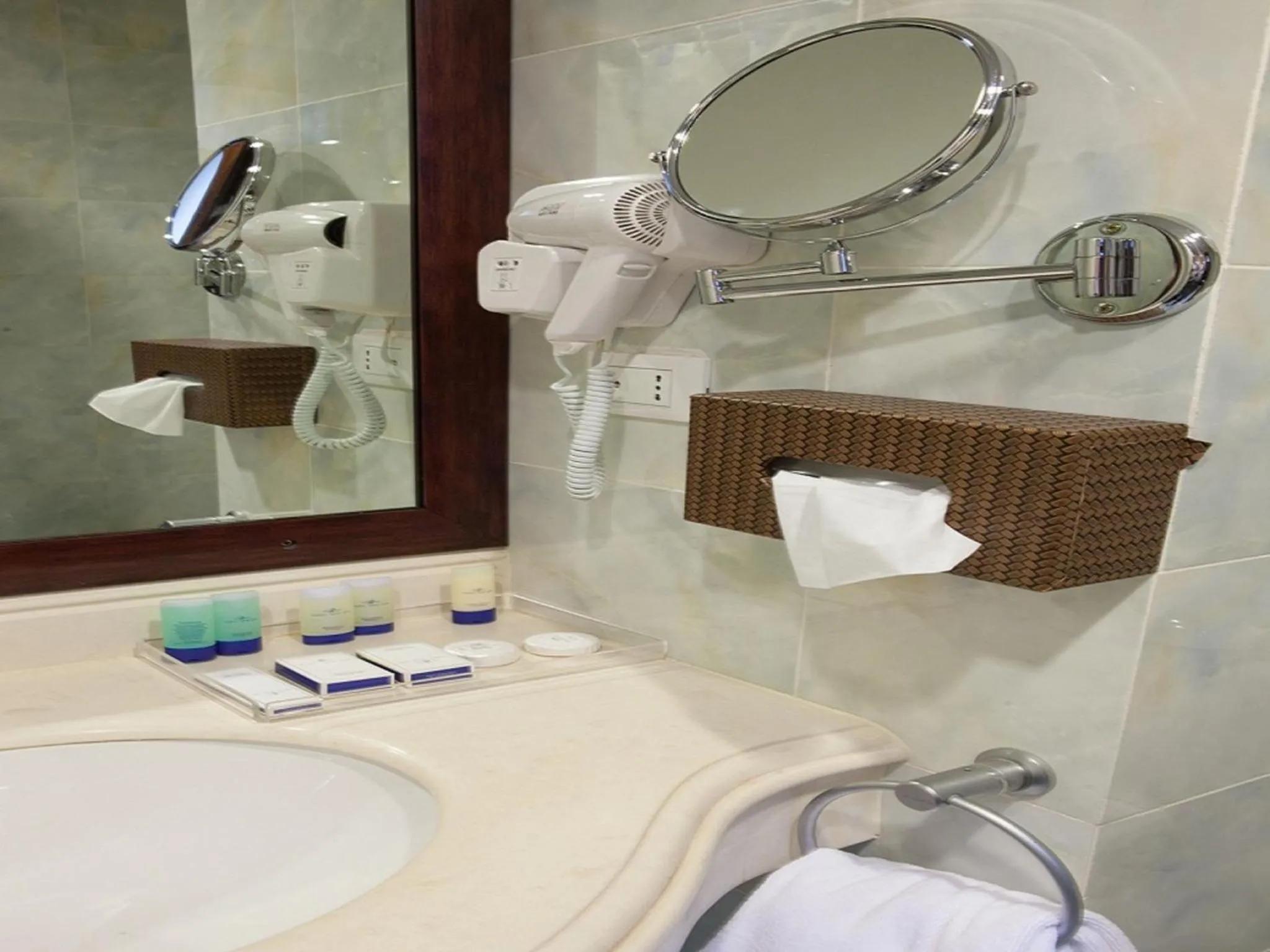 Decorative detail in Atlantic Palace Hotel