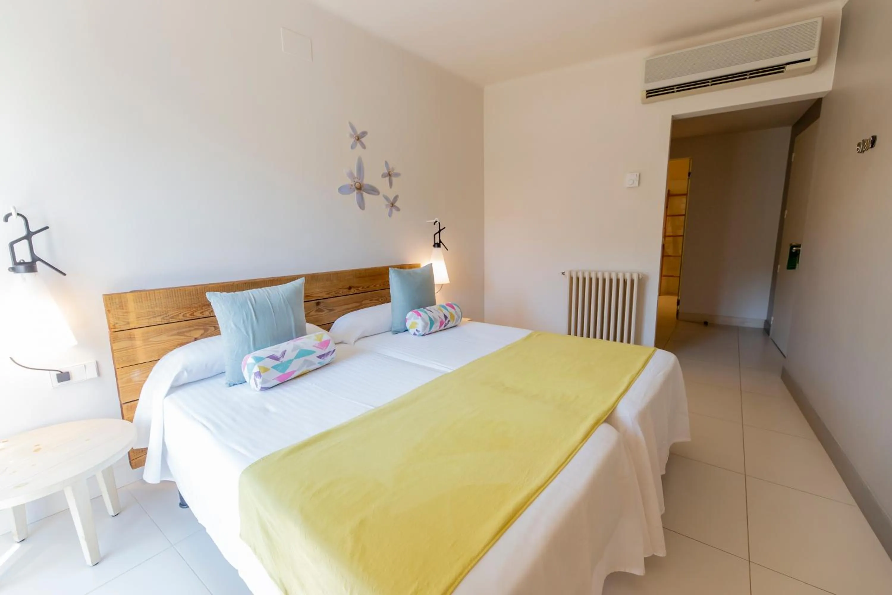 Bed in Hotel Tarongeta - Adults Only