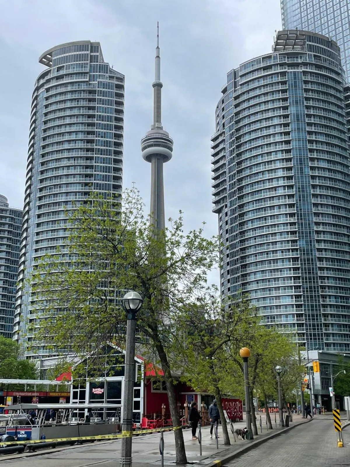 Entertainment in Dragon Gate Inn