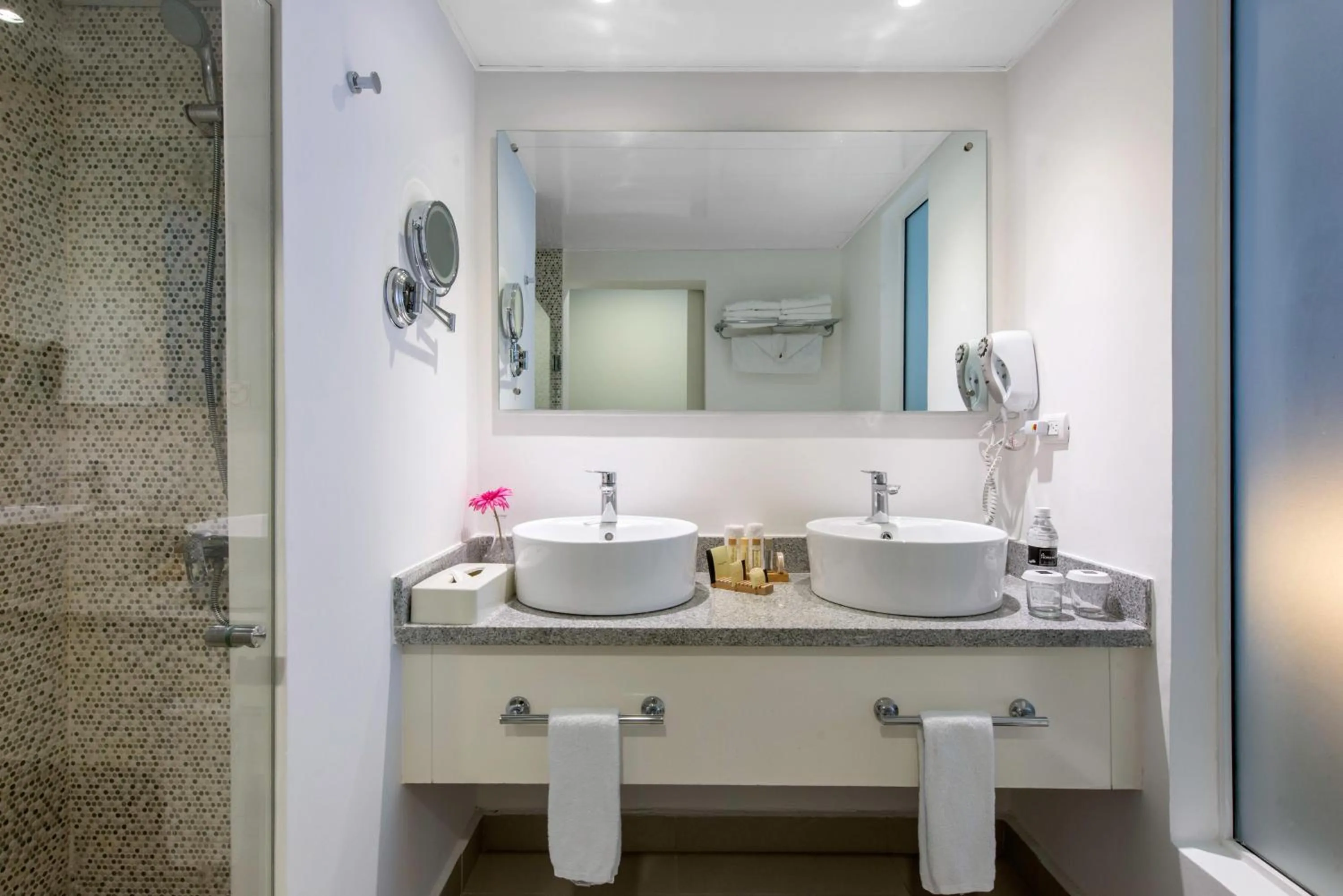 Bathroom in Emotions by Hodelpa - Juan Dolio