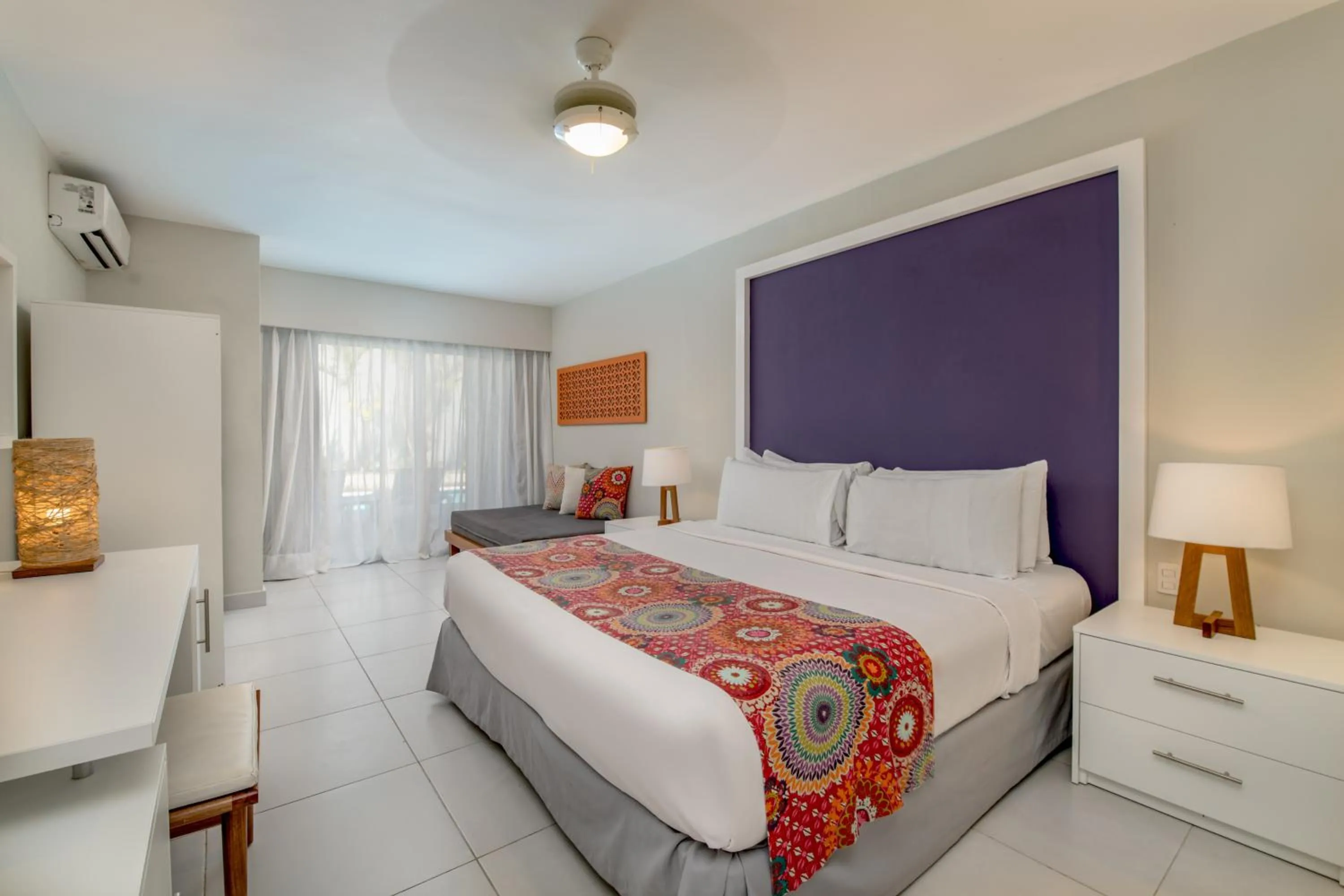 Bathroom, Bed in Emotions by Hodelpa - Juan Dolio