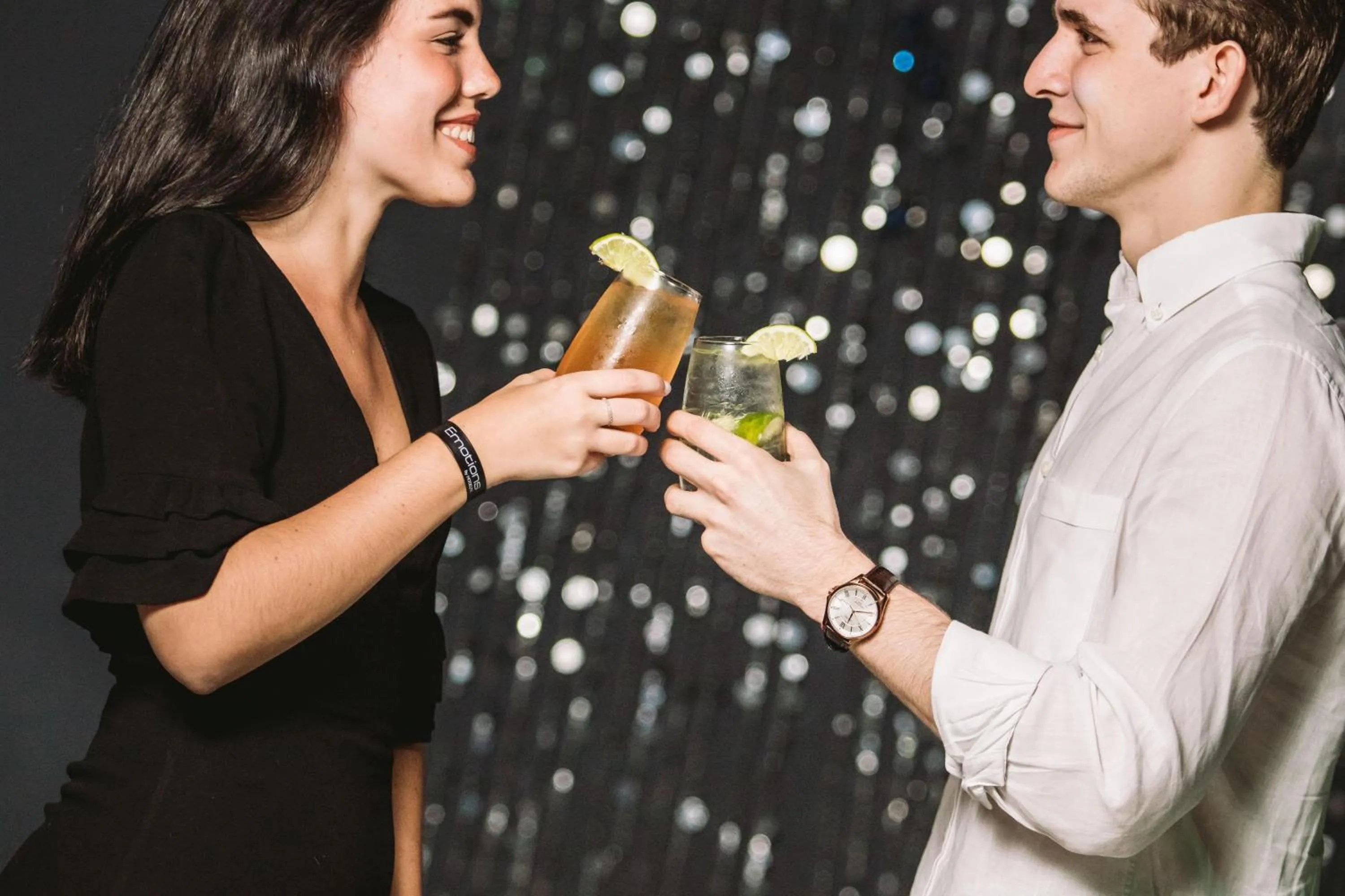 People in Emotions by Hodelpa - Juan Dolio