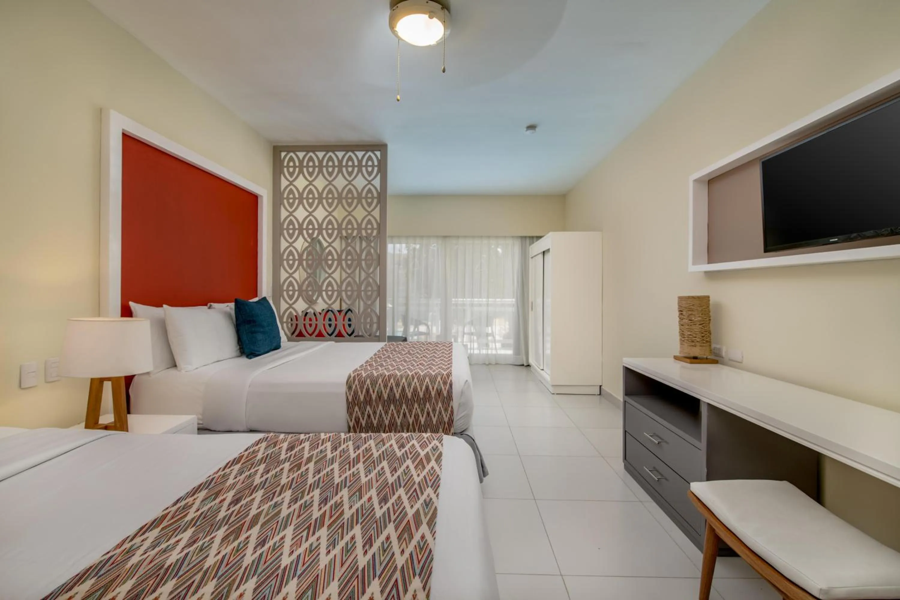 Photo of the whole room, Bed in Emotions by Hodelpa - Juan Dolio