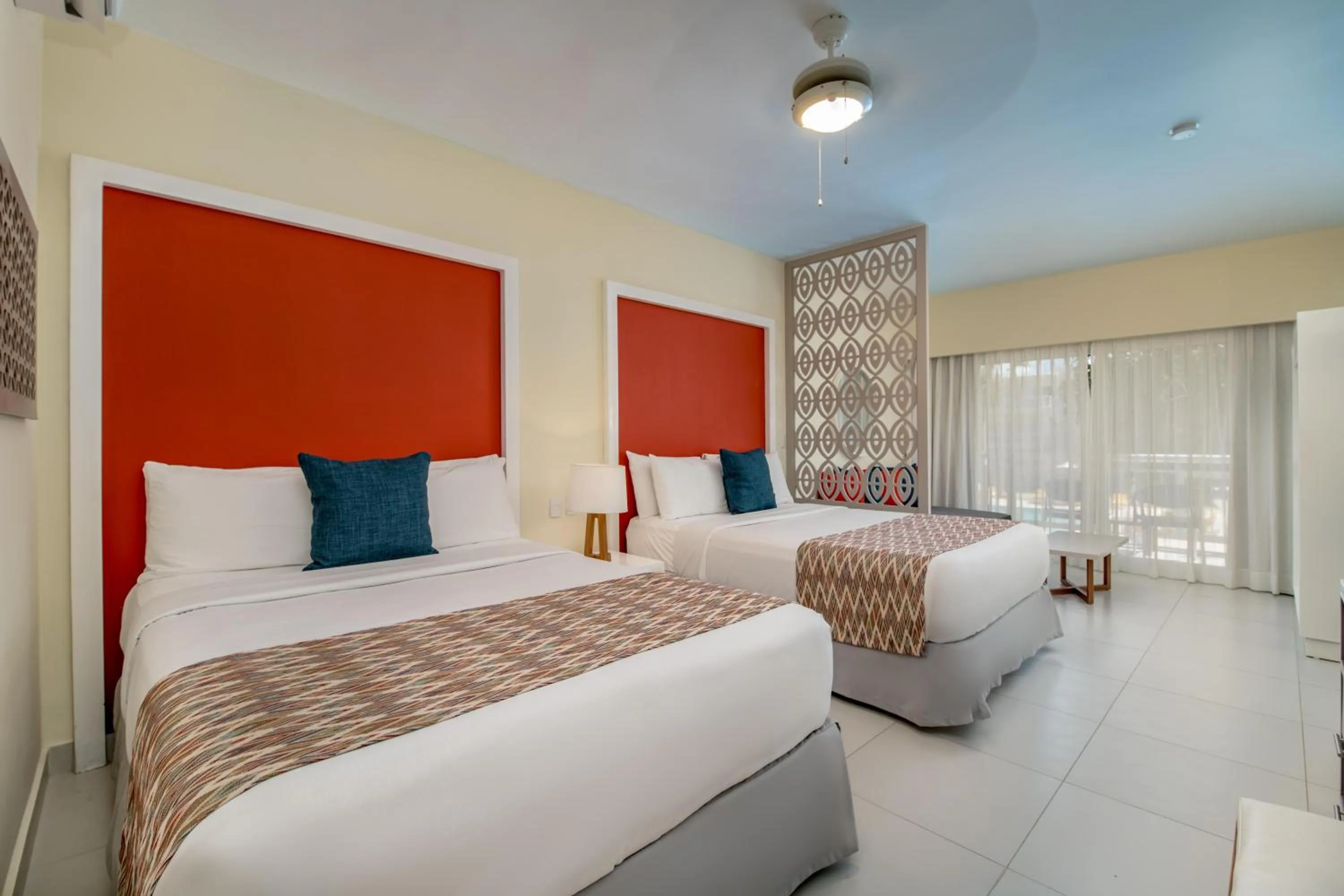 Photo of the whole room, Bed in Emotions by Hodelpa - Juan Dolio