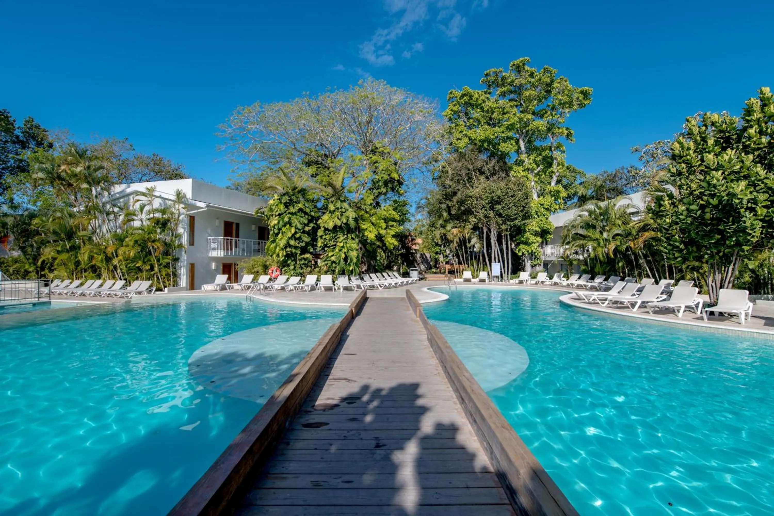 Swimming pool in Emotions by Hodelpa - Juan Dolio