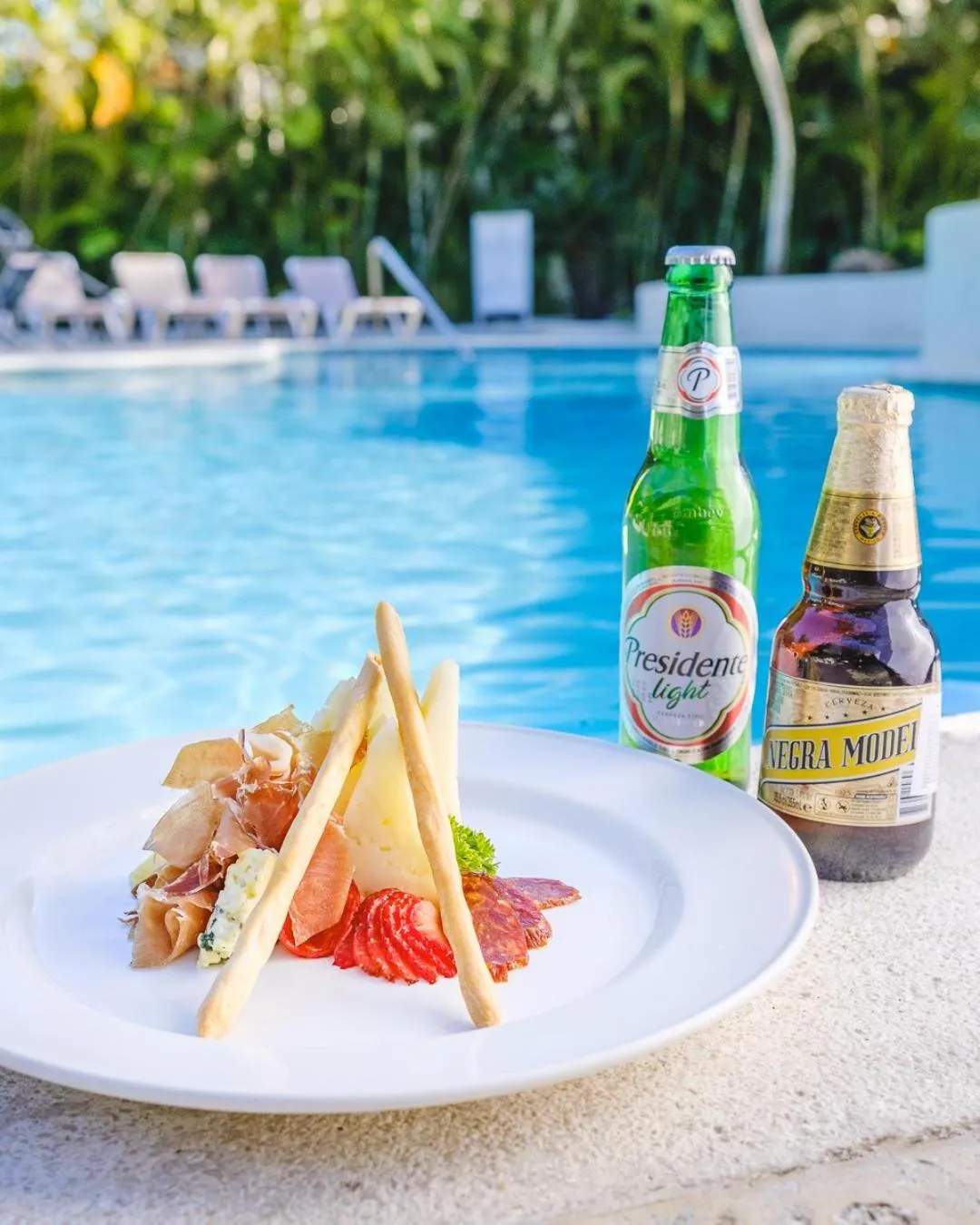 Swimming pool in Emotions by Hodelpa - Juan Dolio