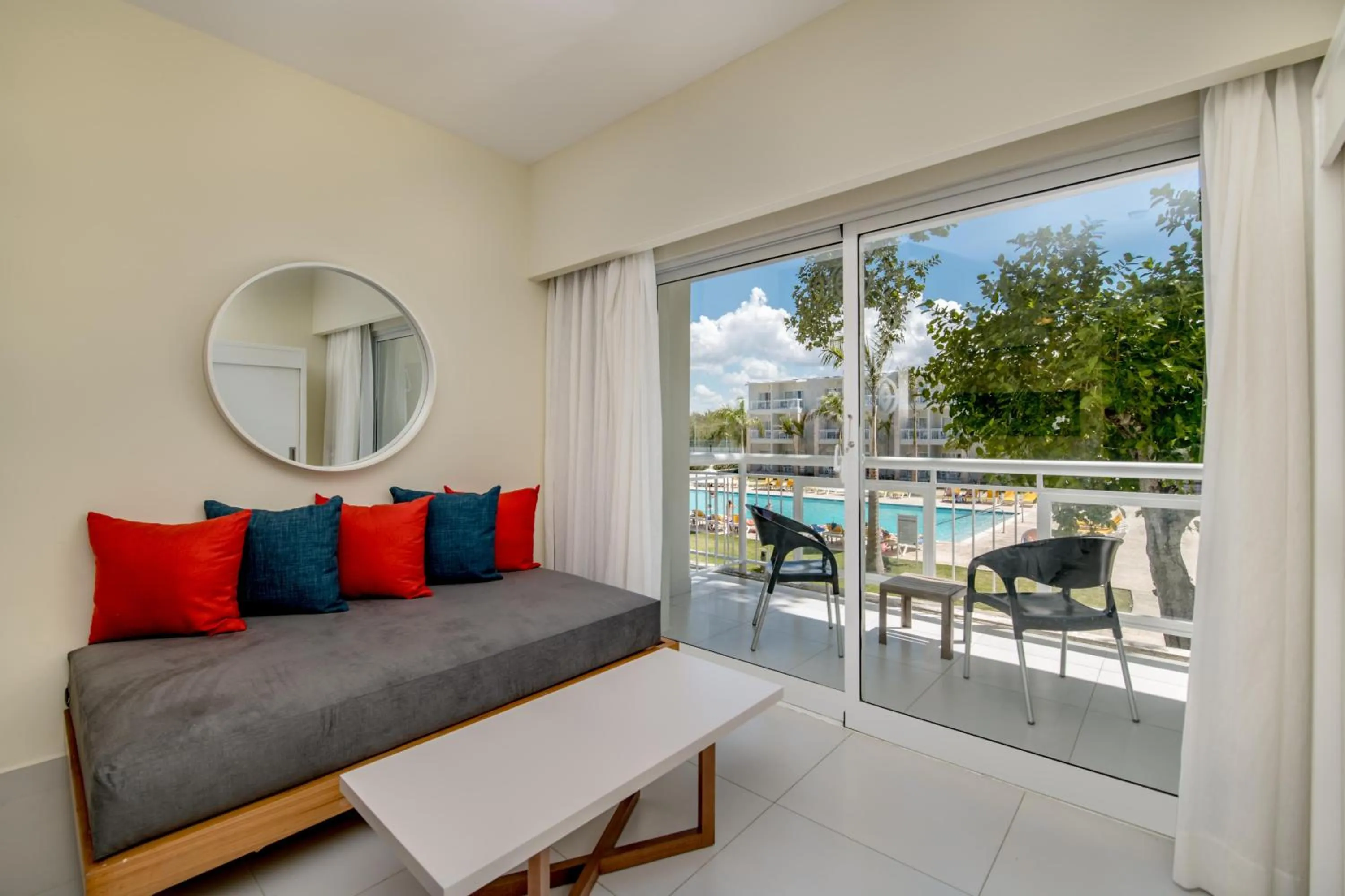 Photo of the whole room in Emotions by Hodelpa - Juan Dolio