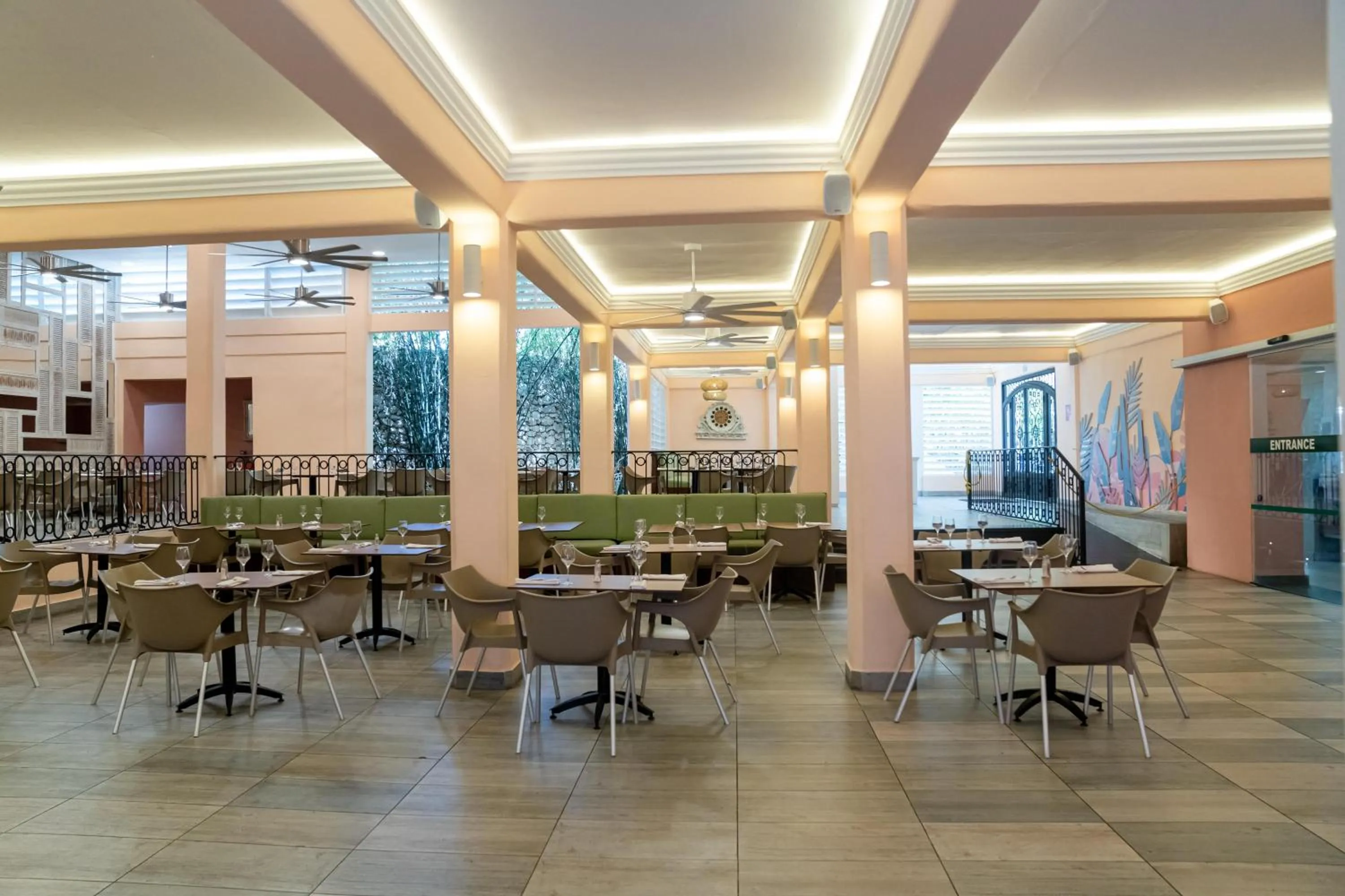 Restaurant/places to eat in Emotions by Hodelpa - Juan Dolio