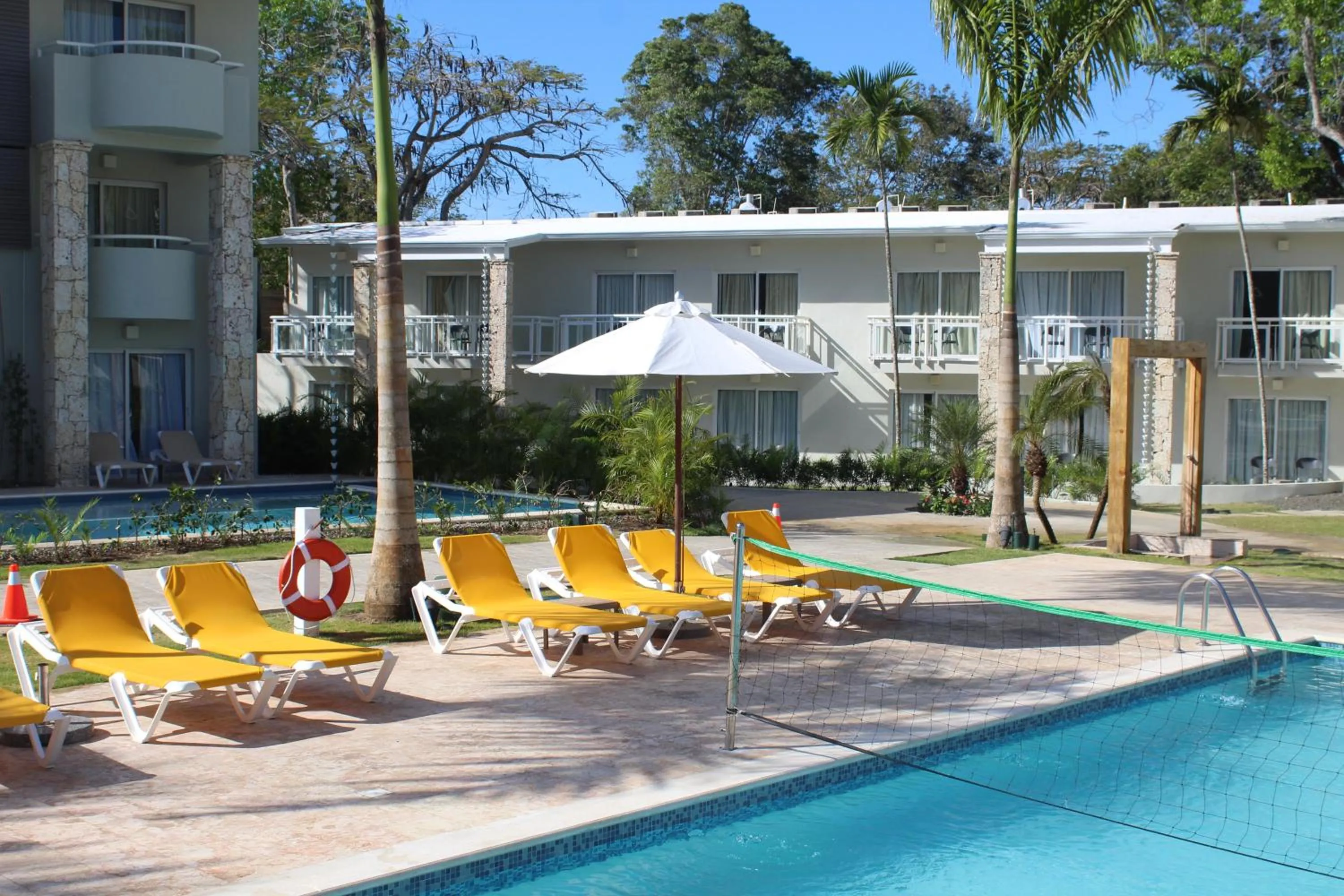 Swimming pool in Emotions by Hodelpa - Juan Dolio