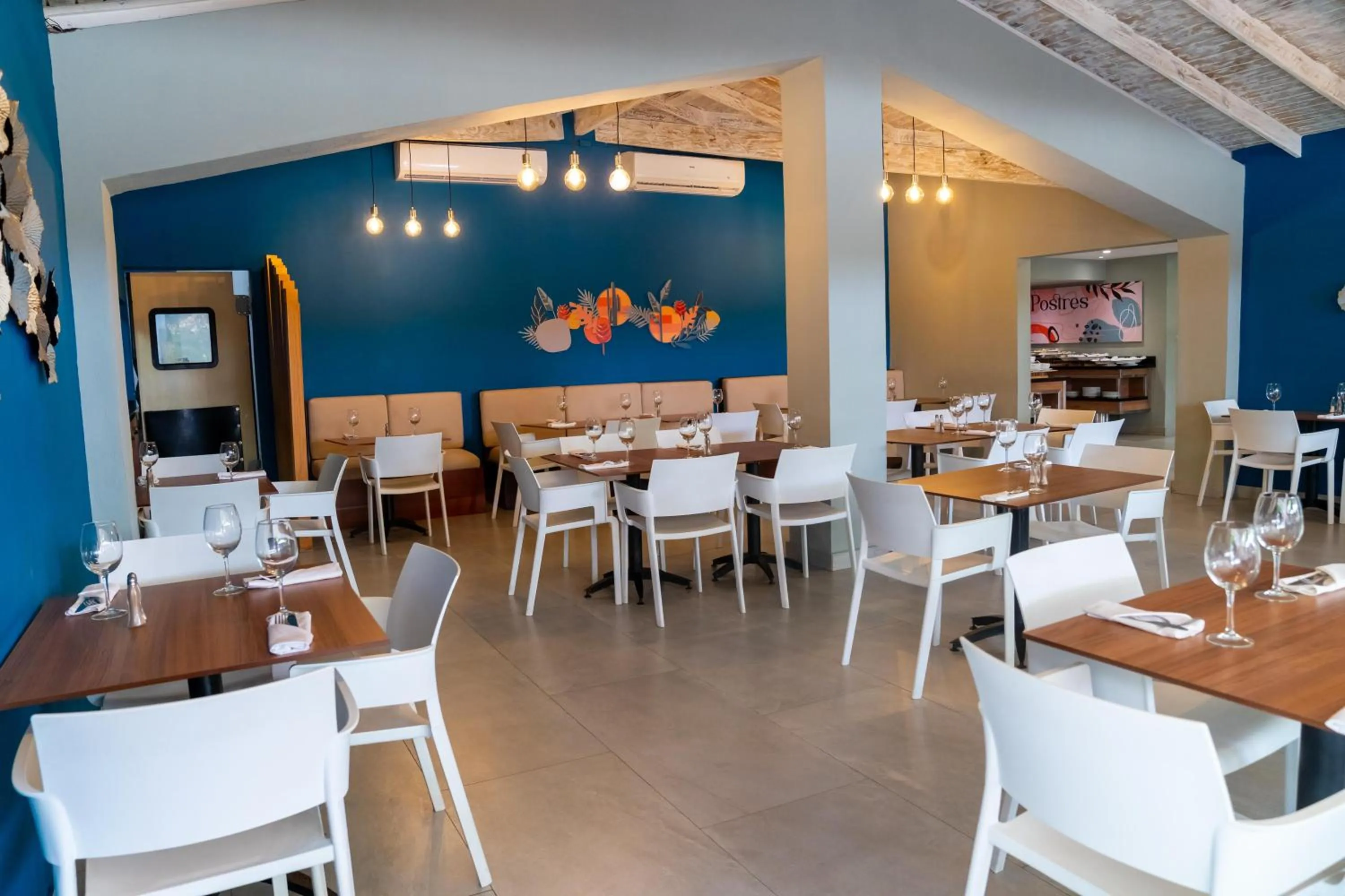 Restaurant/places to eat in Emotions by Hodelpa - Juan Dolio