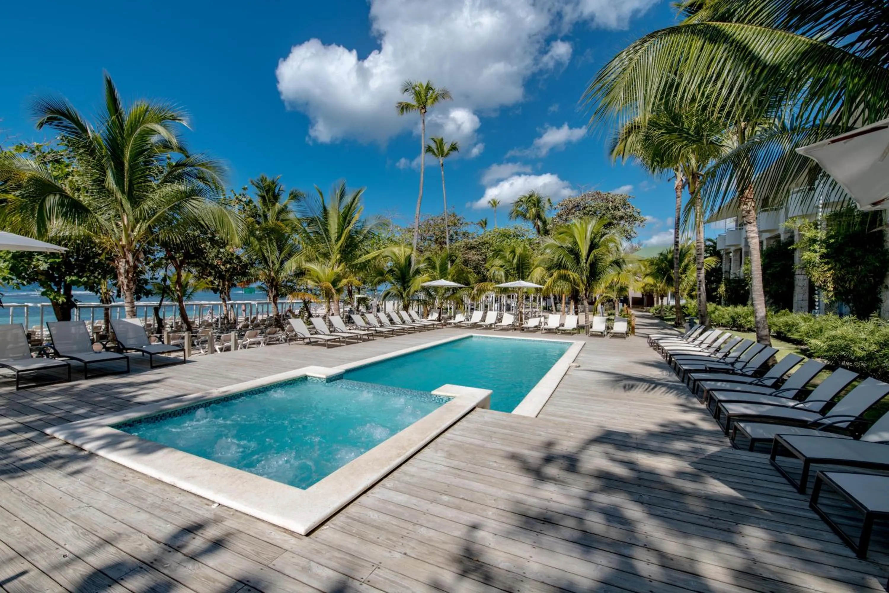 Swimming pool in Emotions by Hodelpa - Juan Dolio