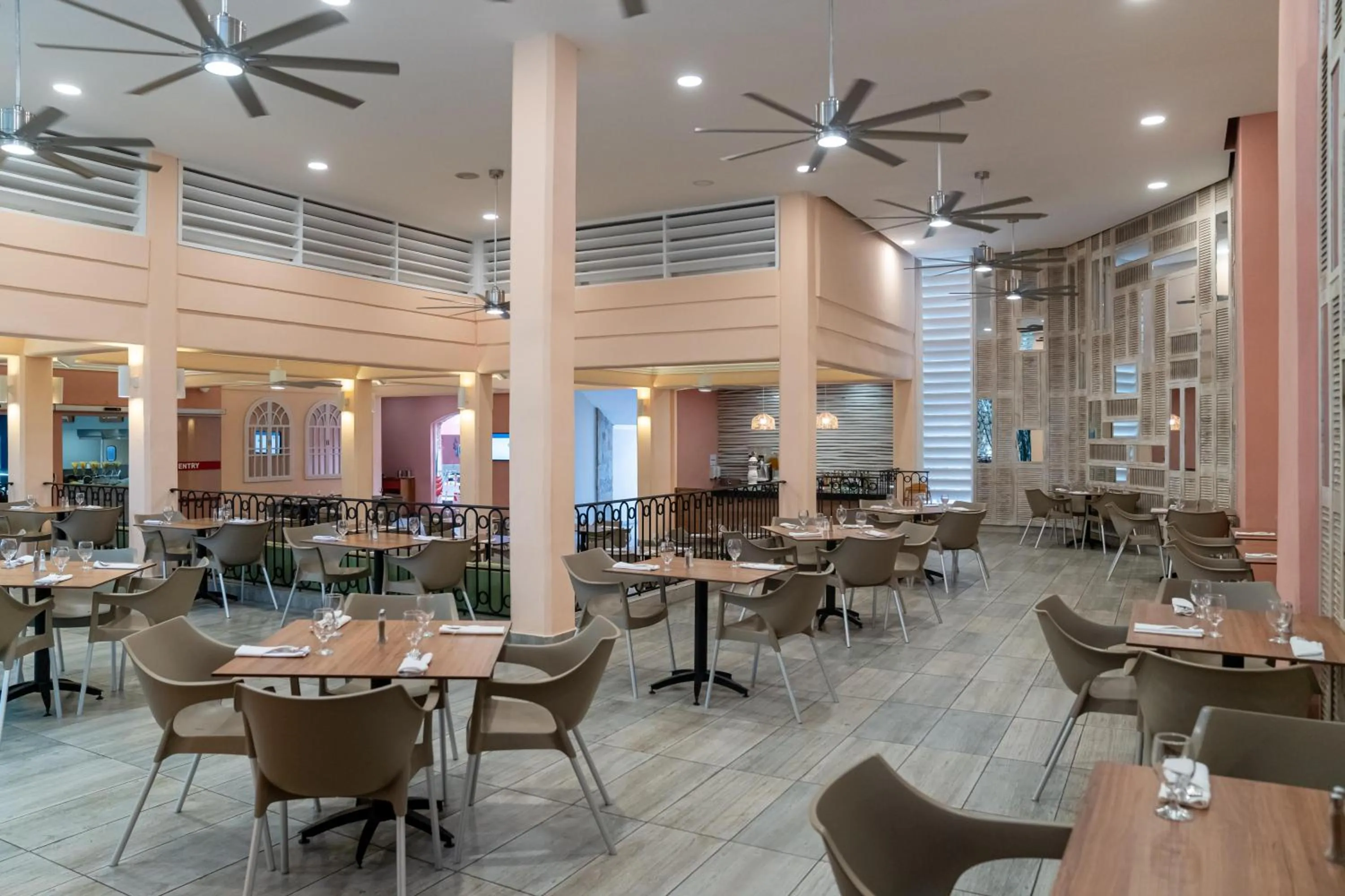 Restaurant/places to eat in Emotions by Hodelpa - Juan Dolio