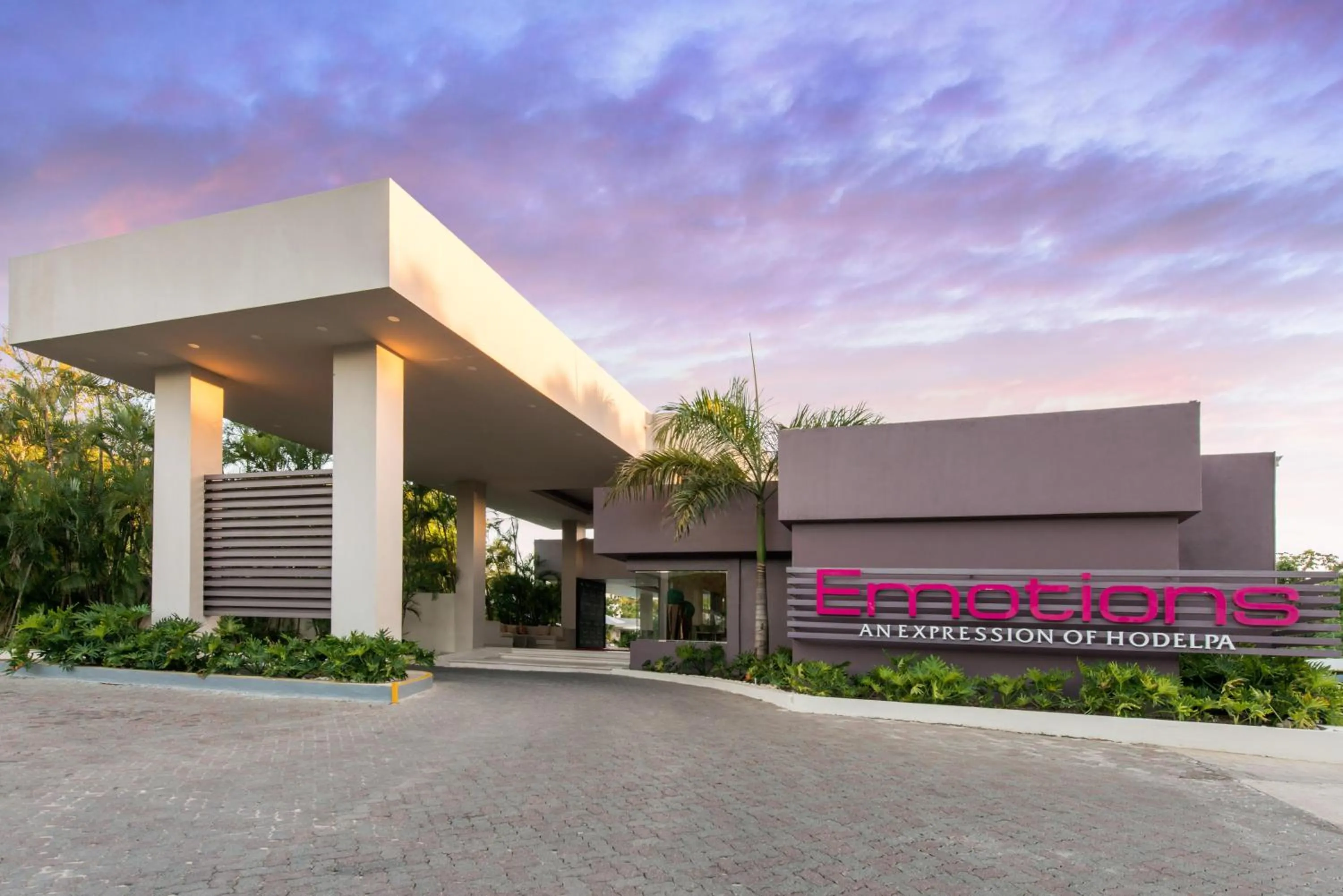 Property building in Emotions by Hodelpa - Juan Dolio