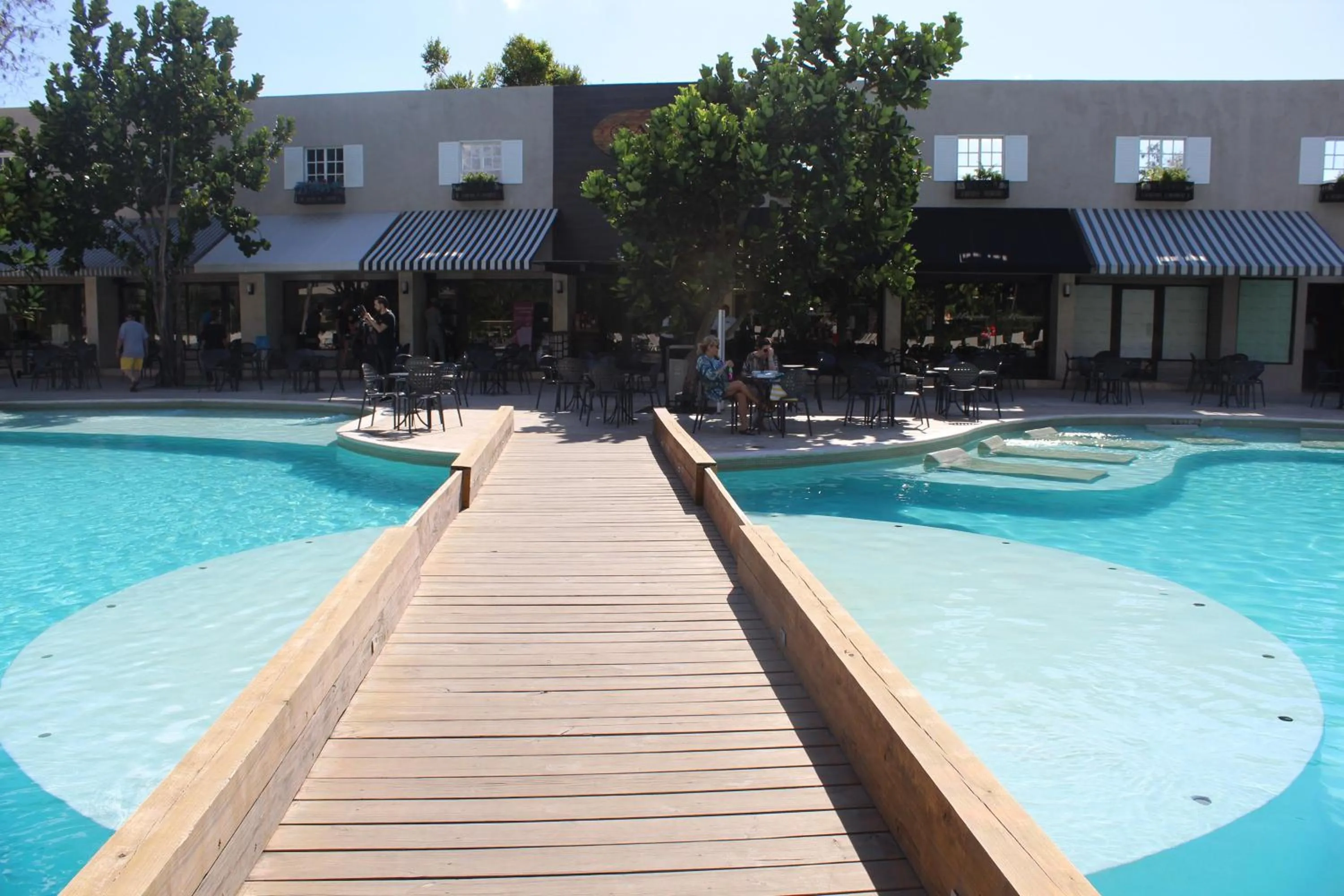 Swimming pool in Emotions by Hodelpa - Juan Dolio