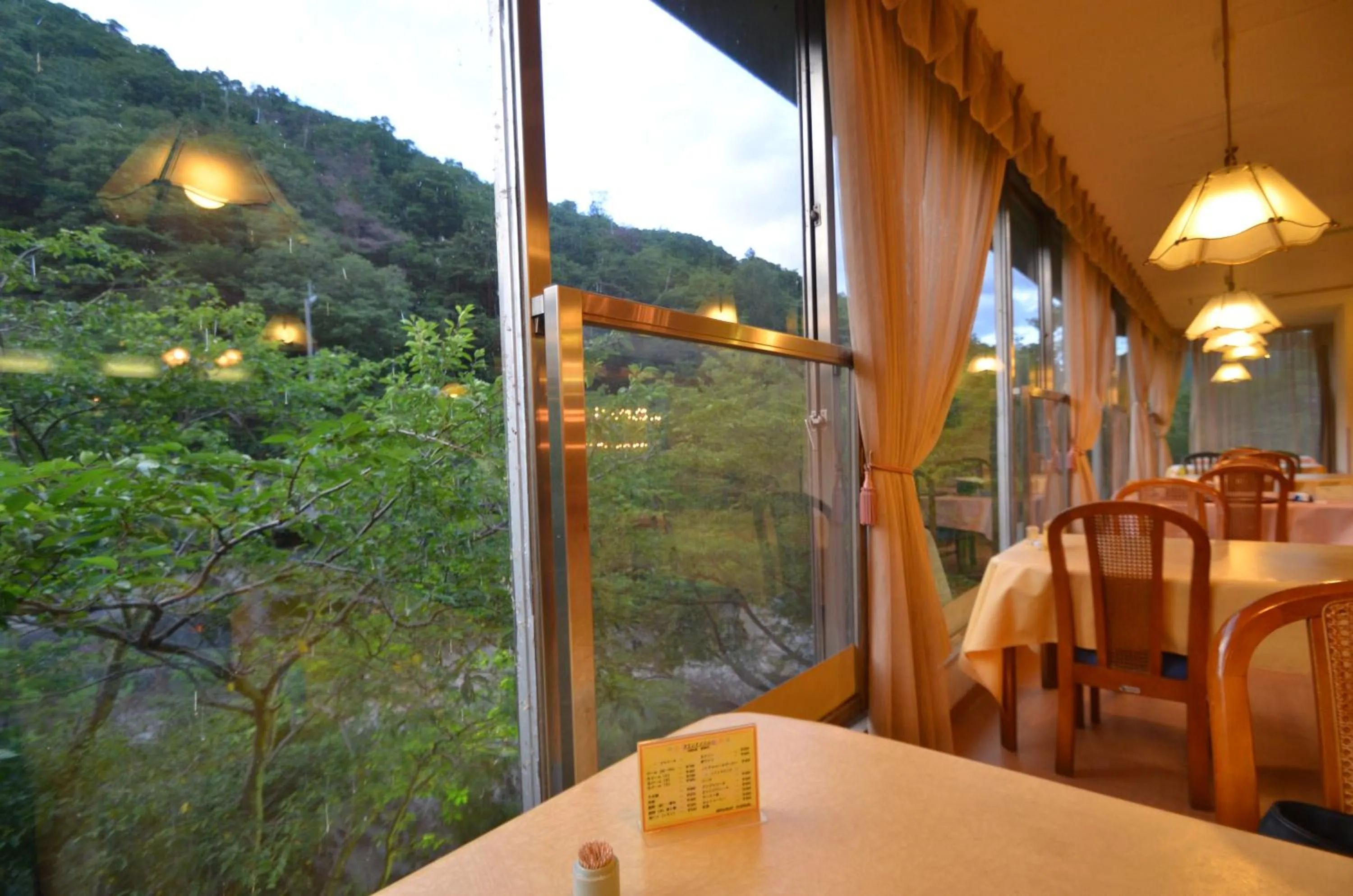 Restaurant/places to eat in Shin Kabakawa Kanko Hotel