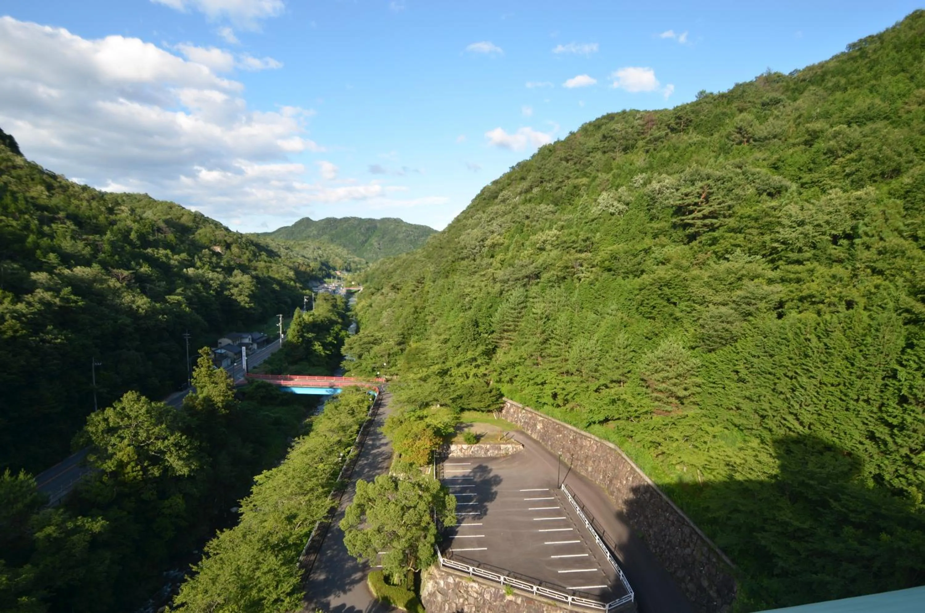 Mountain view in Shin Kabakawa Kanko Hotel