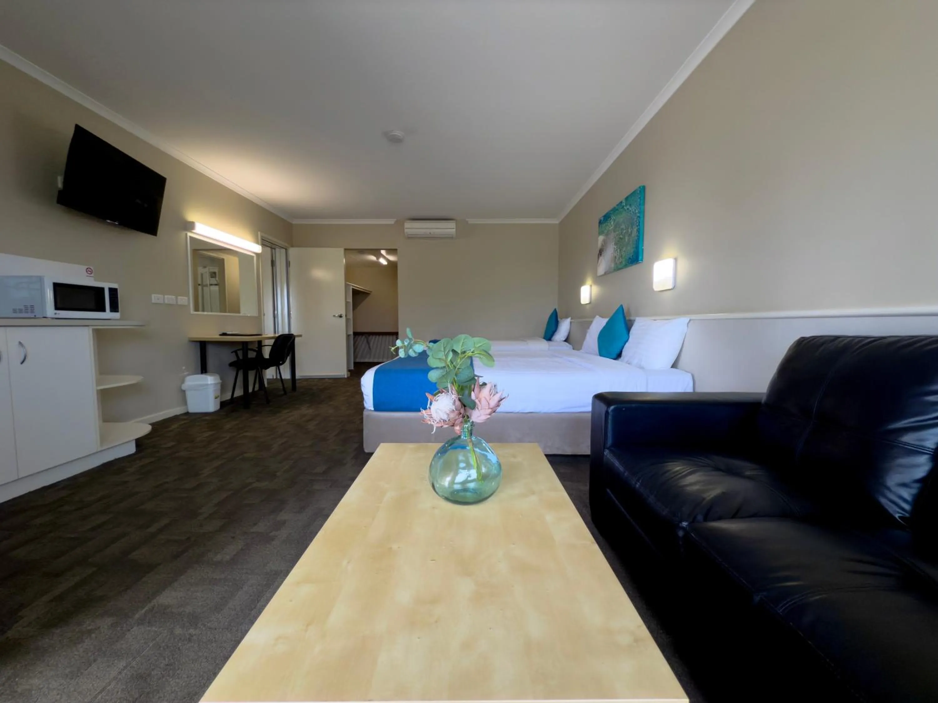 Bedroom in Geraldton Motor Inn