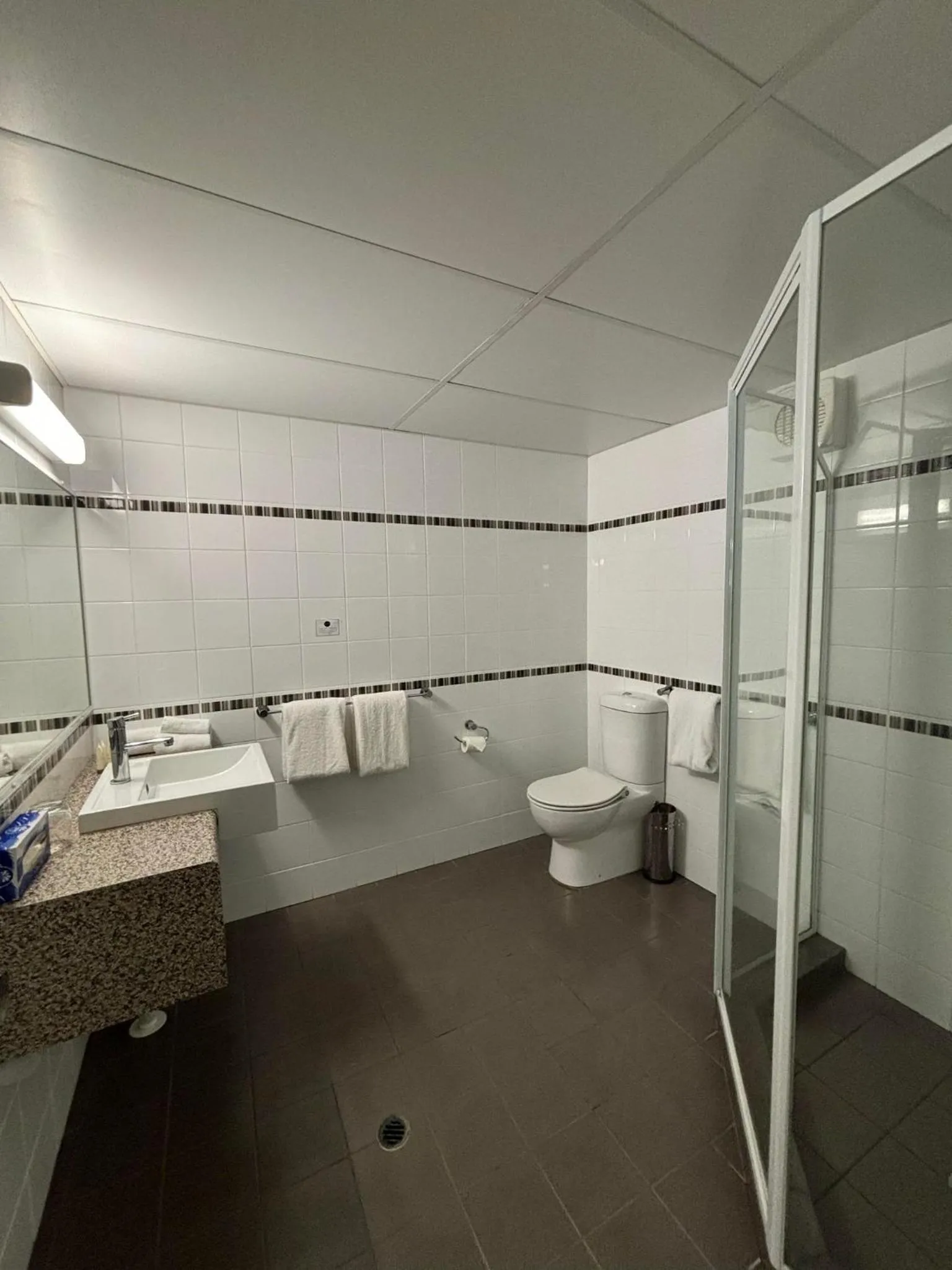 Bathroom in Geraldton Motor Inn