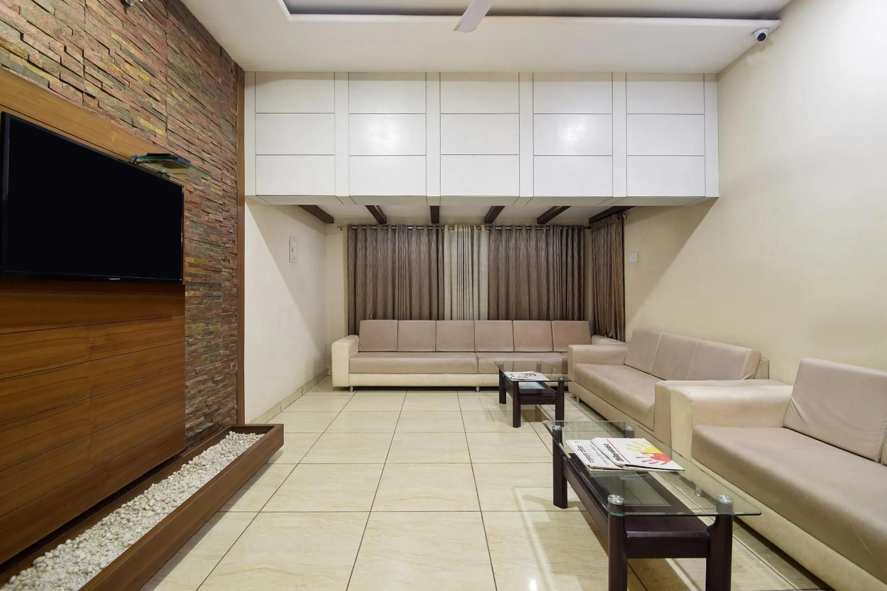 Lobby or reception in FabHotel Royal Icon