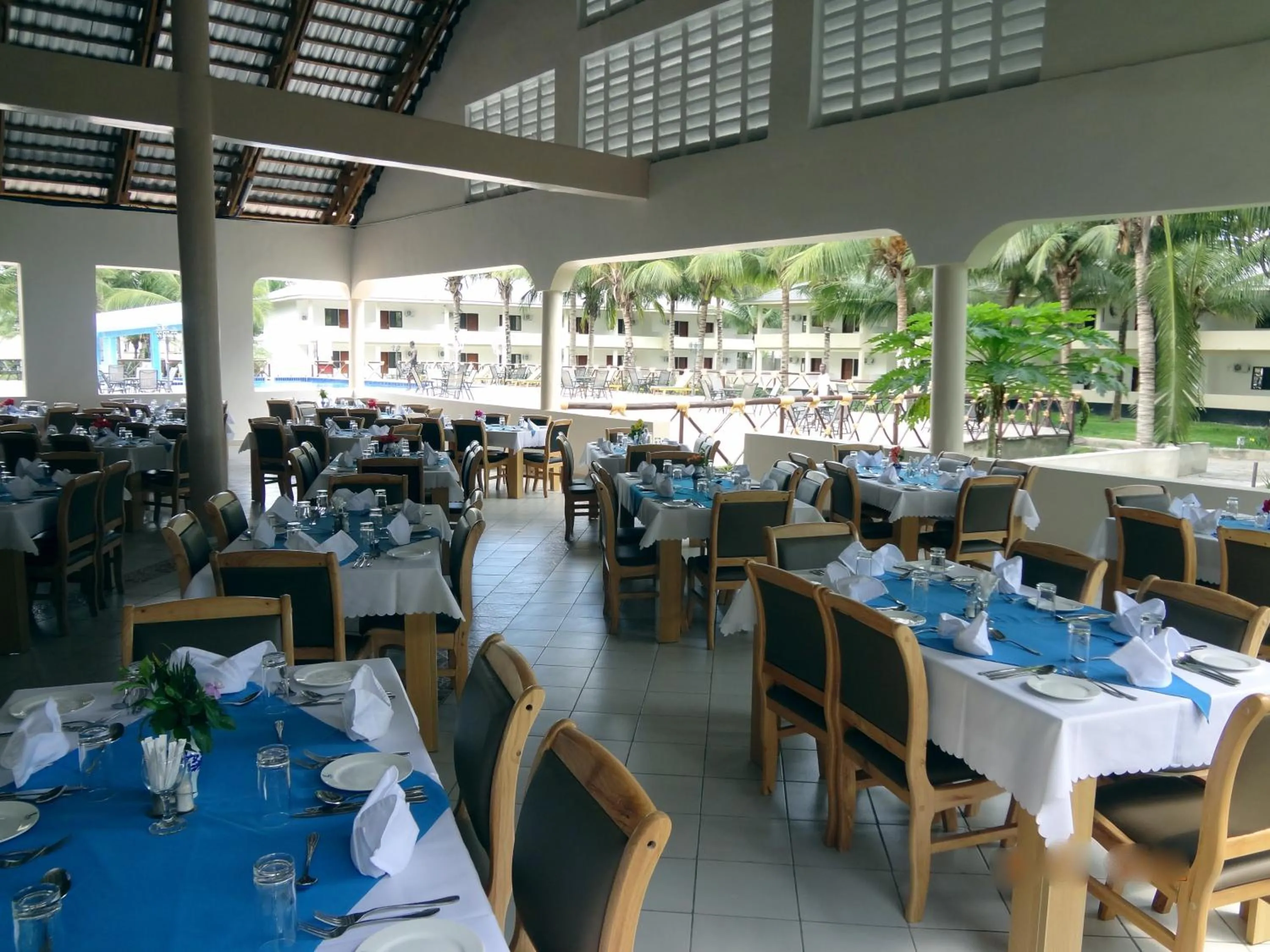 Restaurant/places to eat in Oceanic Bay Hotel & Resort