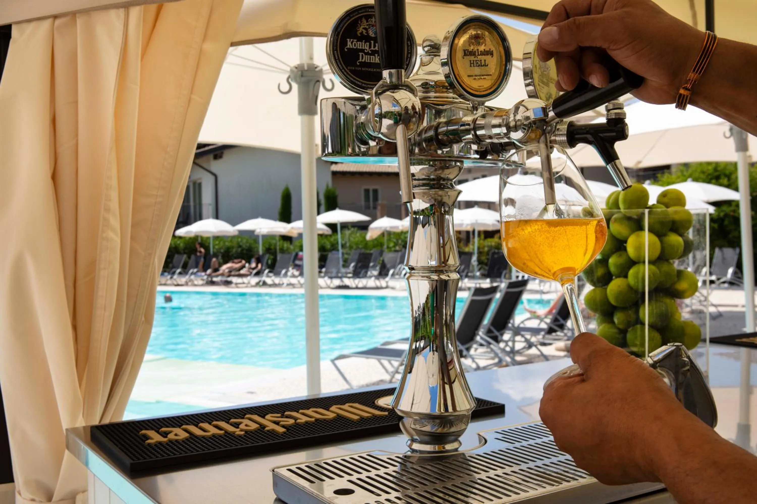 Lounge or bar in Lake Garda Resort