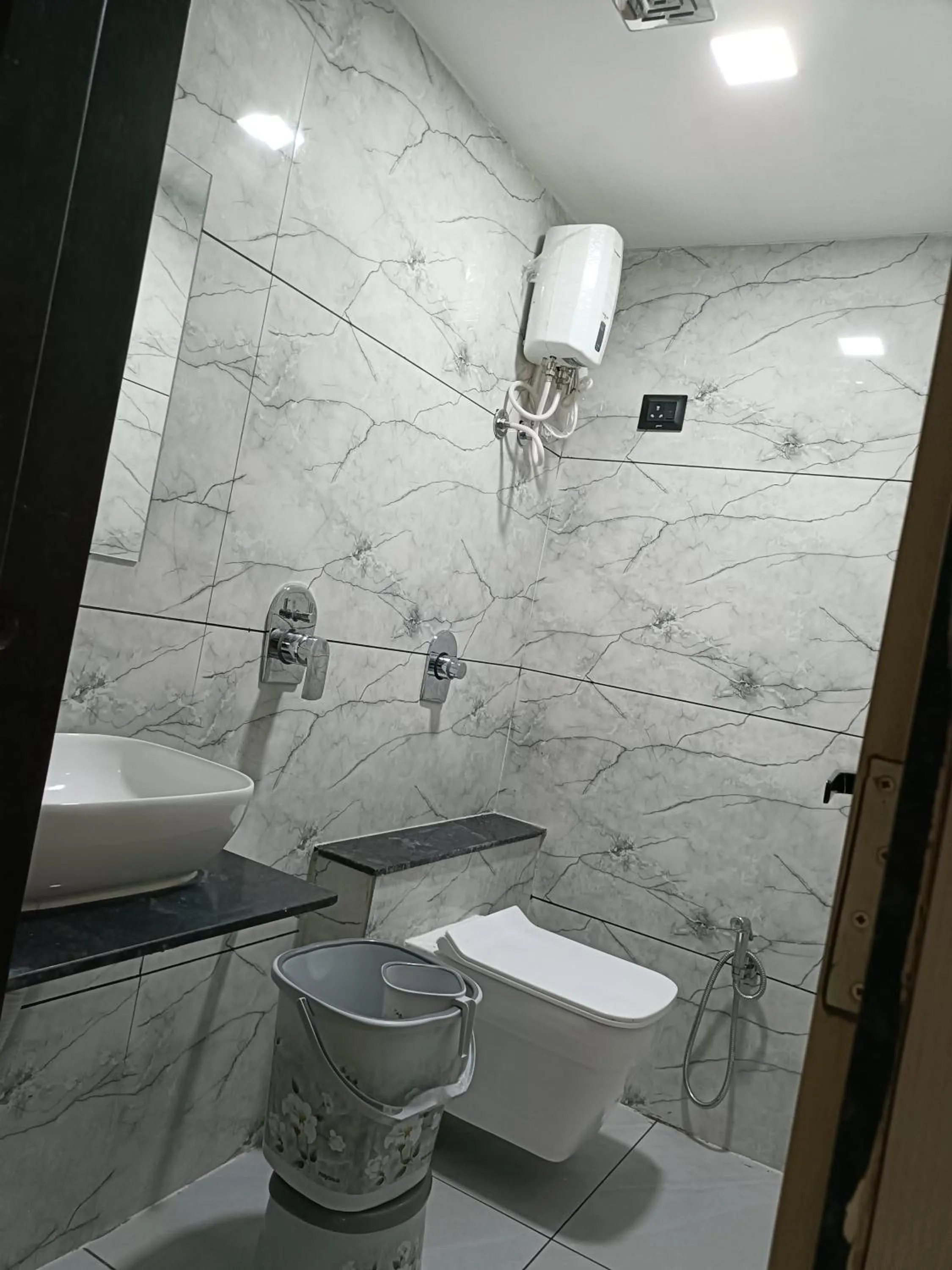 Shower in Hotel Sun PLaza