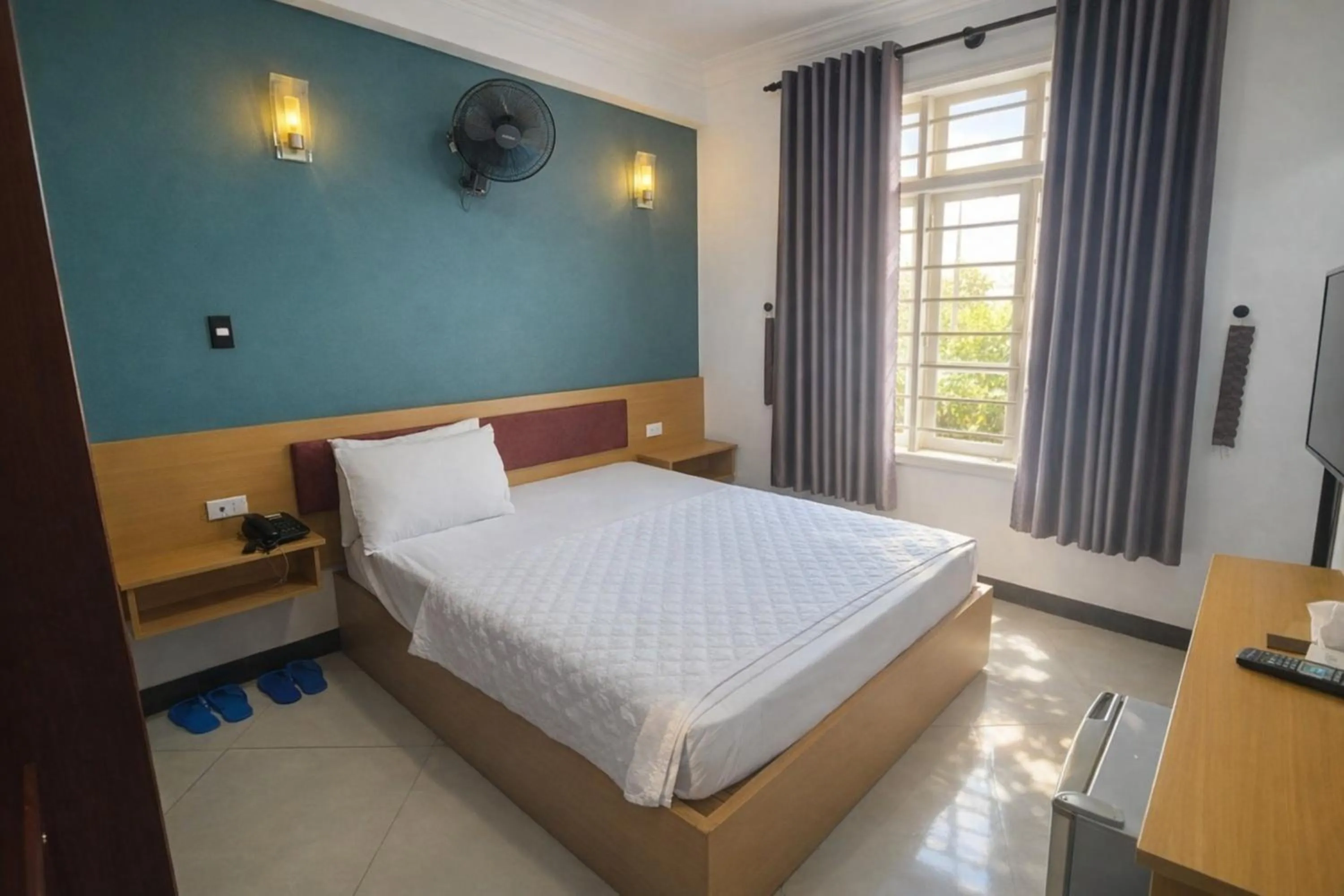 Photo of the whole room, Bed in Minh Hà Hotel Hồ Chí Minh