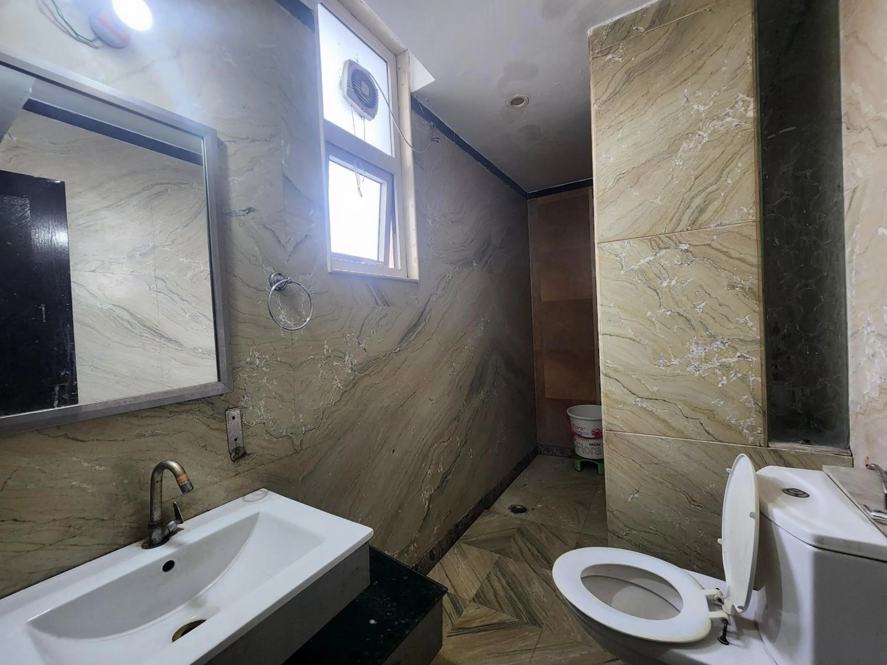 Bathroom in Hotel Florence Legacy