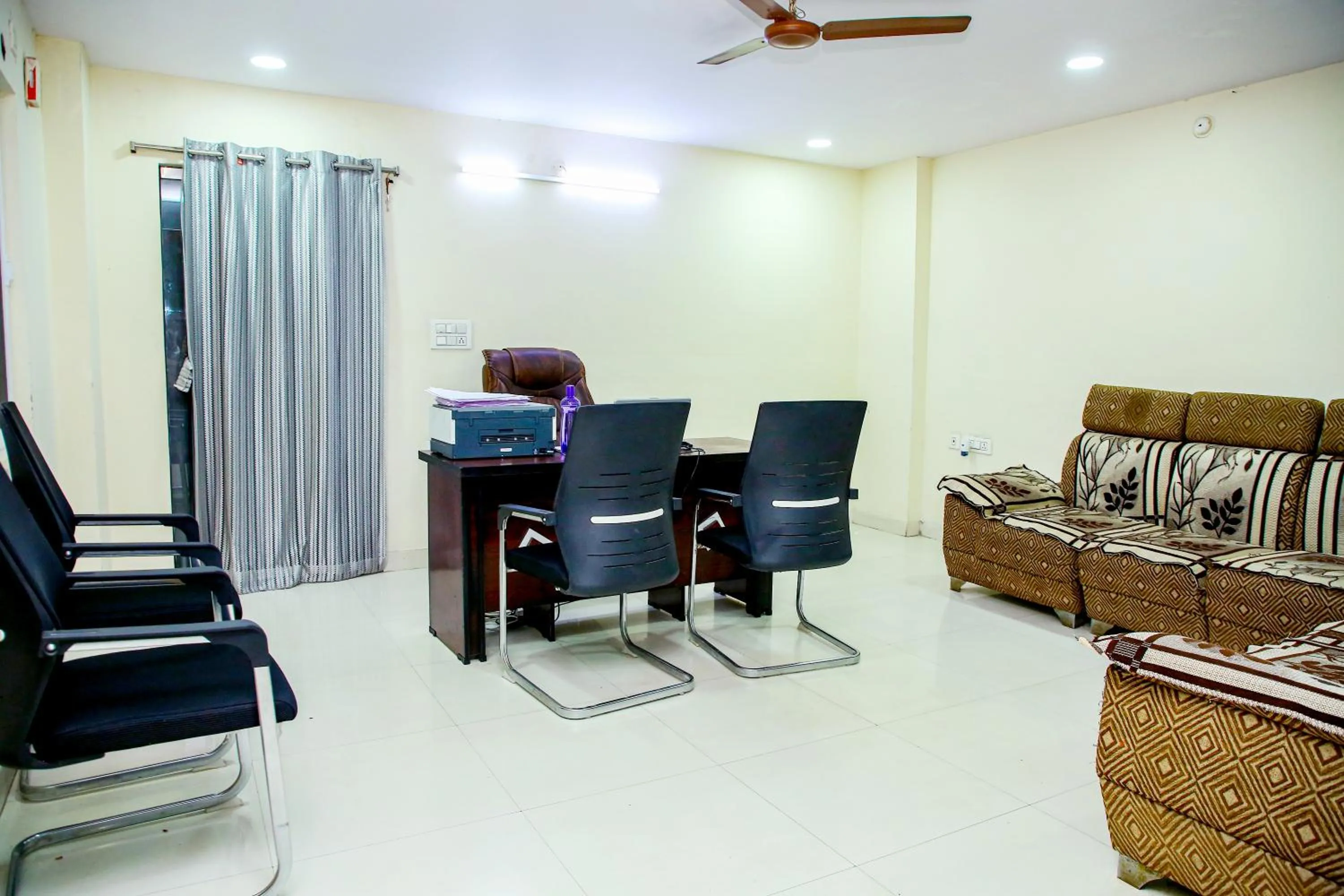 Lobby or reception in Sri Ramanjaneya Nilayam