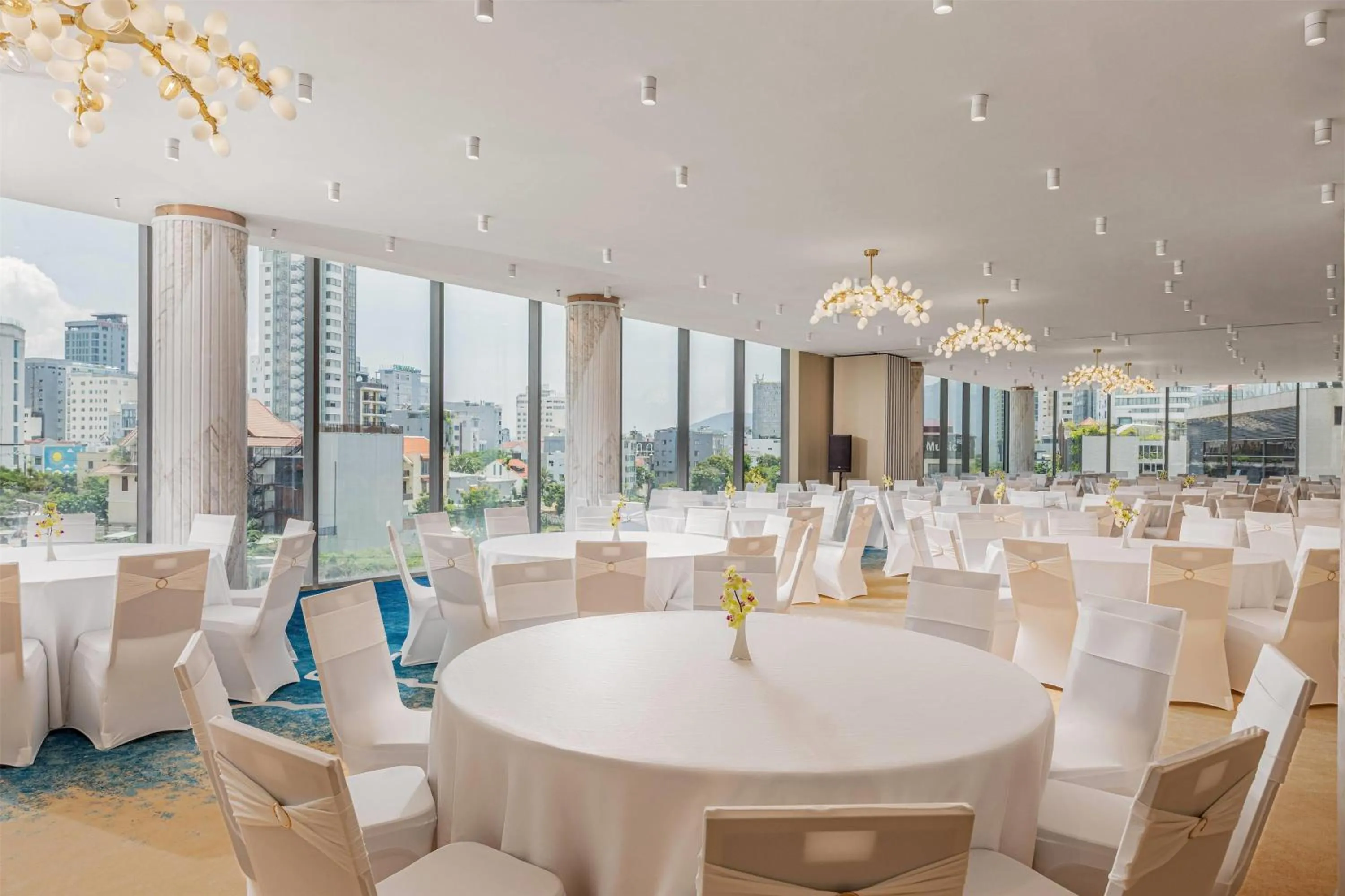 Meeting/conference room in Wyndham Soleil Danang - Free Two ways Airport Transport