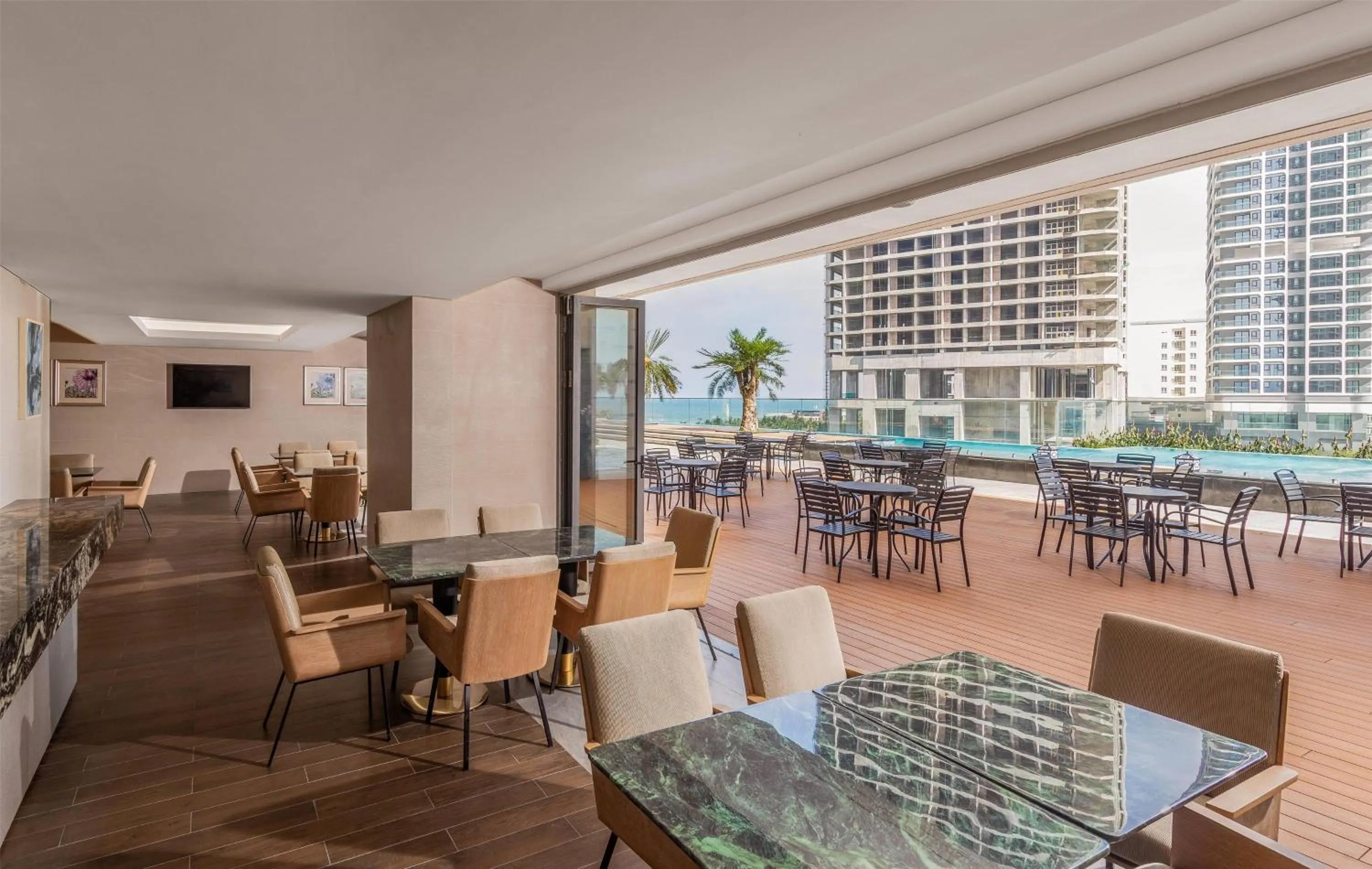 Restaurant/places to eat in Wyndham Soleil Danang - Free Two ways Airport Transport