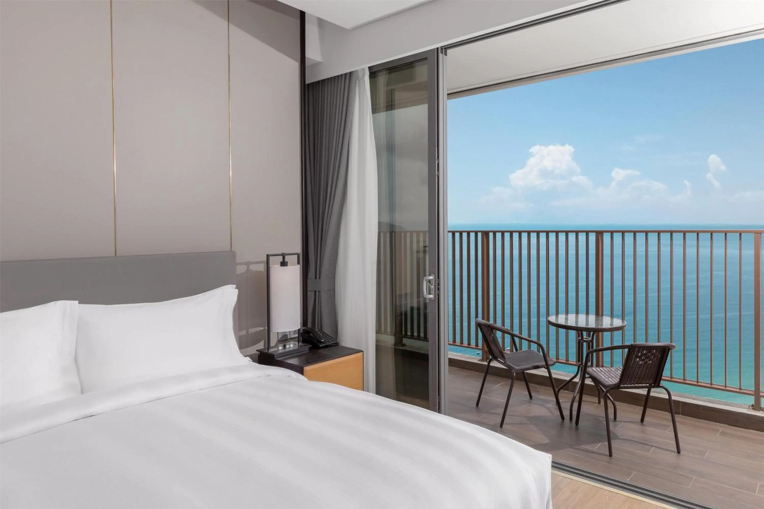 Photo of the whole room, Bed in Wyndham Soleil Danang - Free Two ways Airport Transport