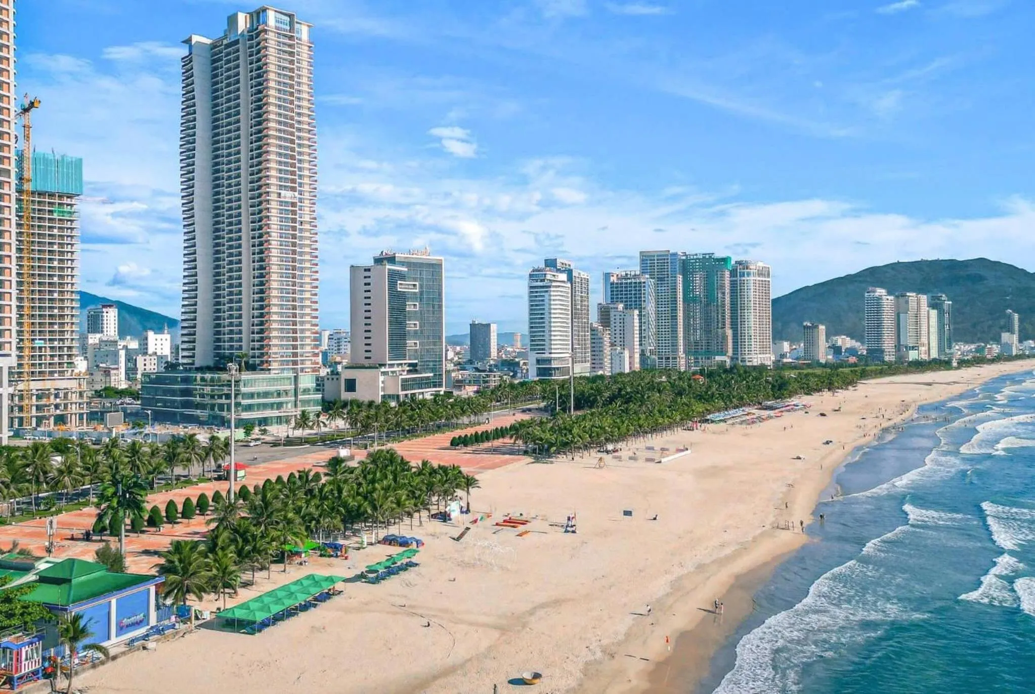 Property building in Wyndham Soleil Danang - Free Two ways Airport Transport