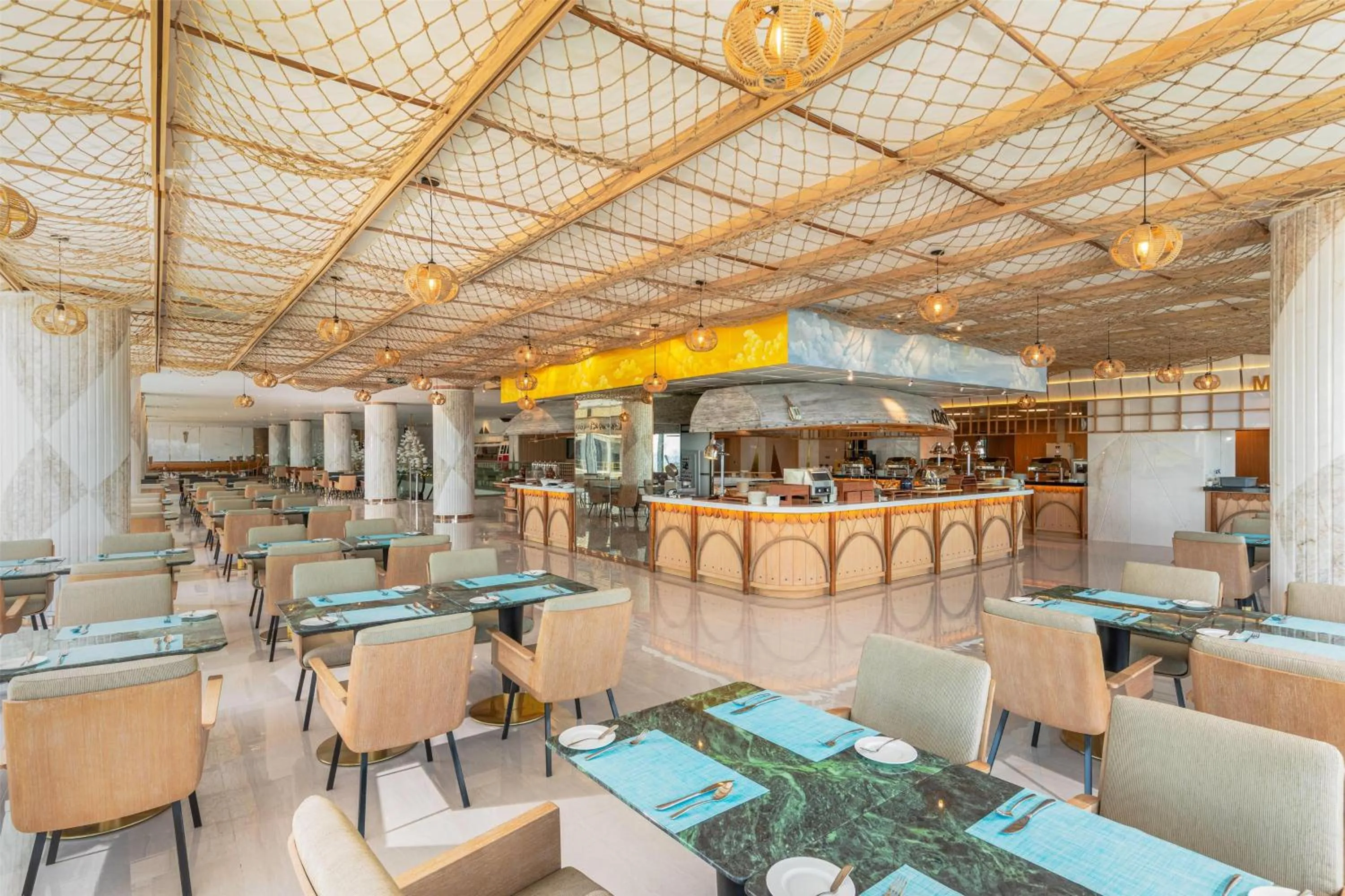 Restaurant/places to eat in Wyndham Soleil Danang - Free Two ways Airport Transport